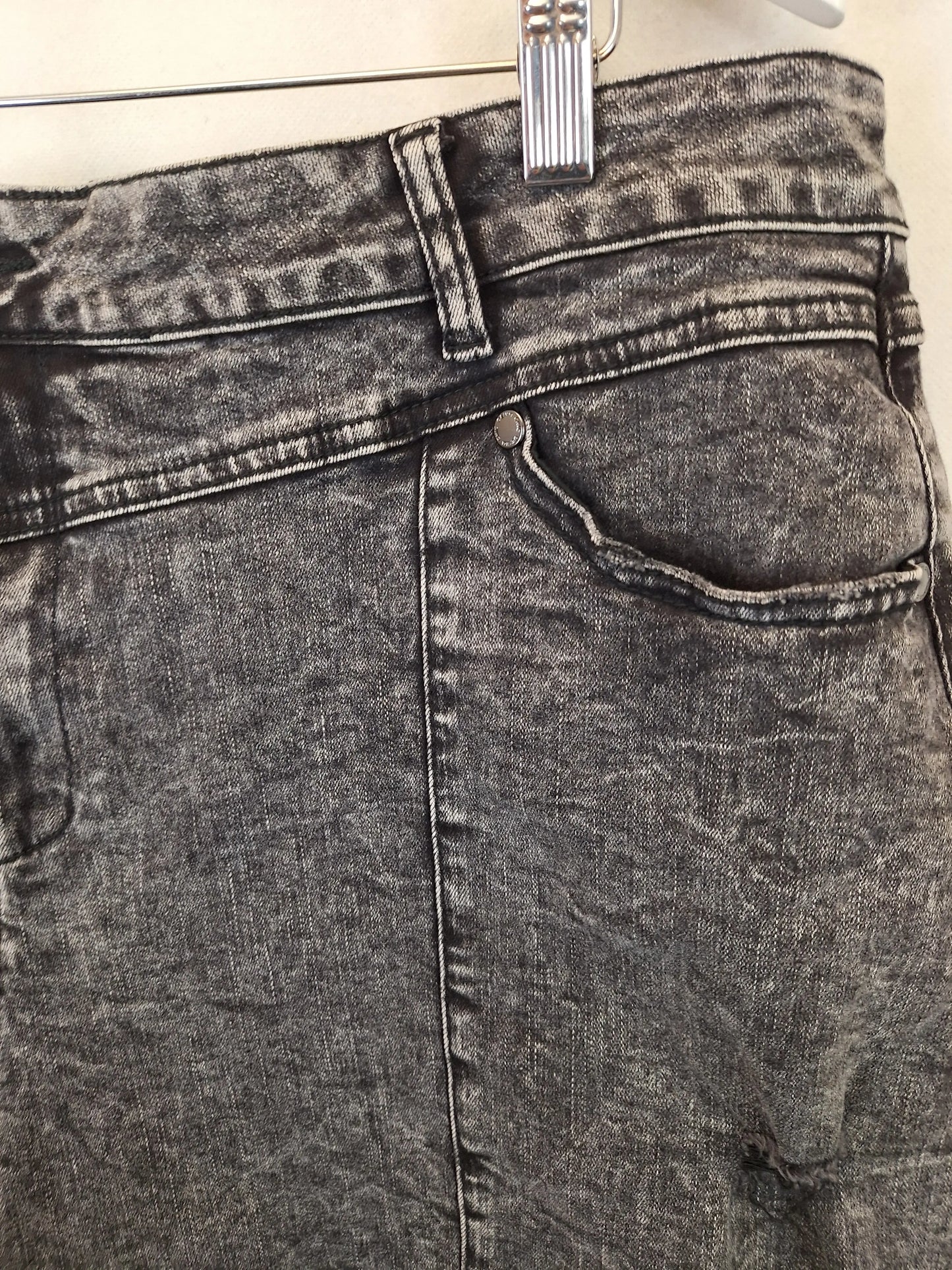 City Chic Distressed Harley Mid Rise Shorts Size 22 by SwapUp-Online Second Hand Store-Online Thrift Store