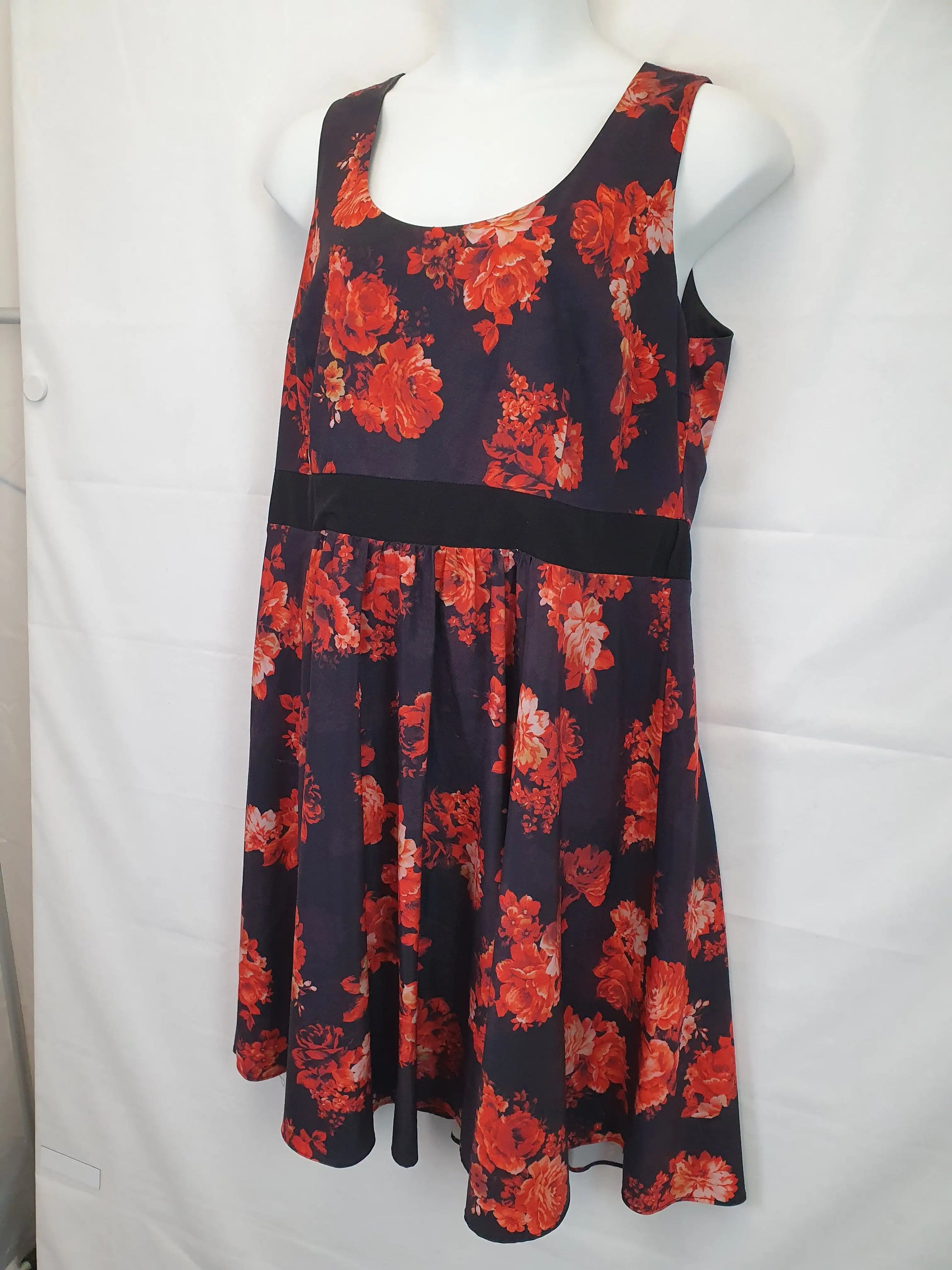 City Chic Rendez Vous Midi Dress Size M Plus by SwapUp-Online Second Hand Store-Online Thrift Store