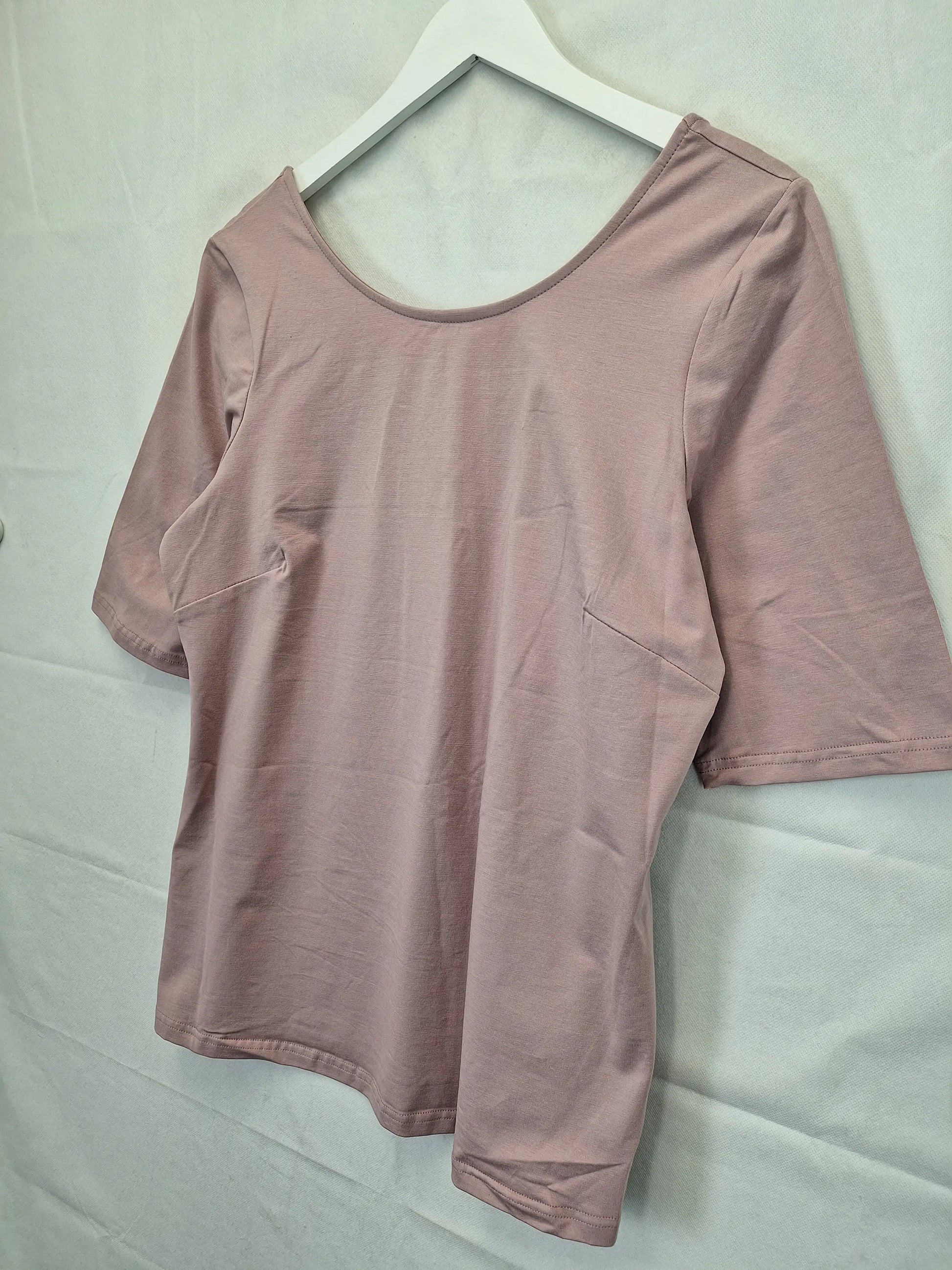 City Chic The Scoop Neck T-shirt Size XXS Plus by SwapUp-Online Second Hand Store-Online Thrift Store