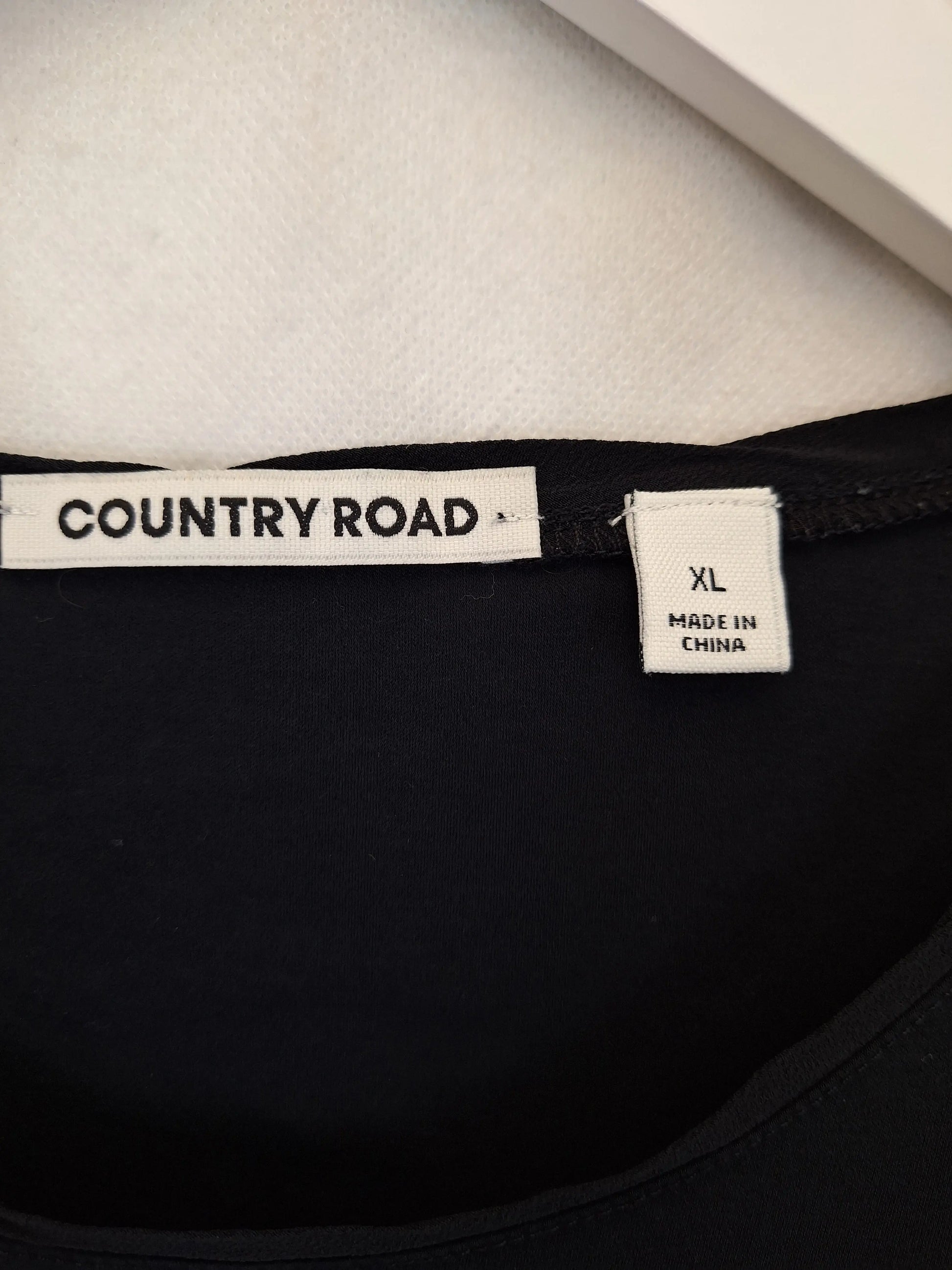 Country Road Basic Onyx T-shirt Size XL by SwapUp-Online Second Hand Store-Online Thrift Store