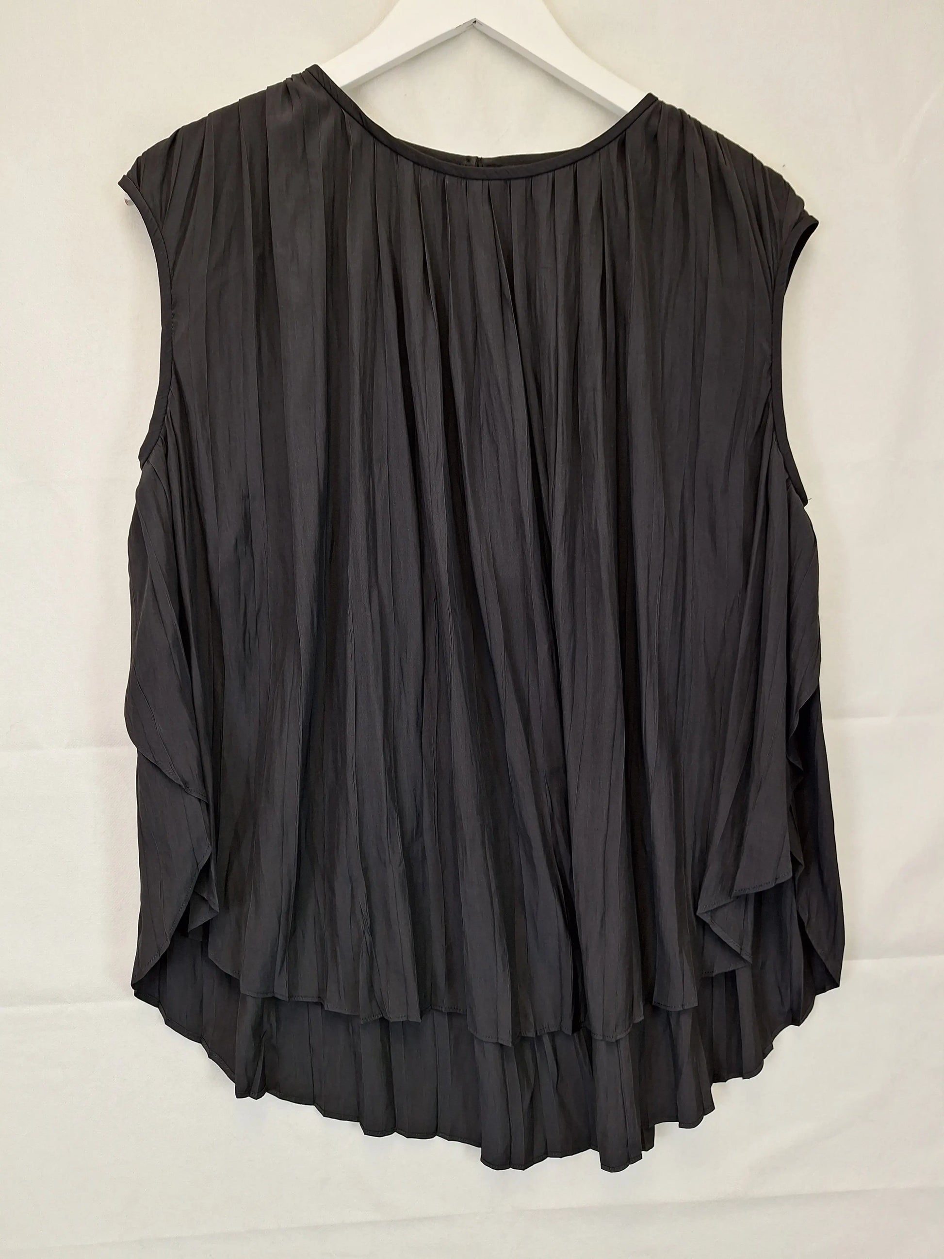 Country Road Elegant Pleated Round Neck Top Size 4 by SwapUp-Online Second Hand Store-Online Thrift Store