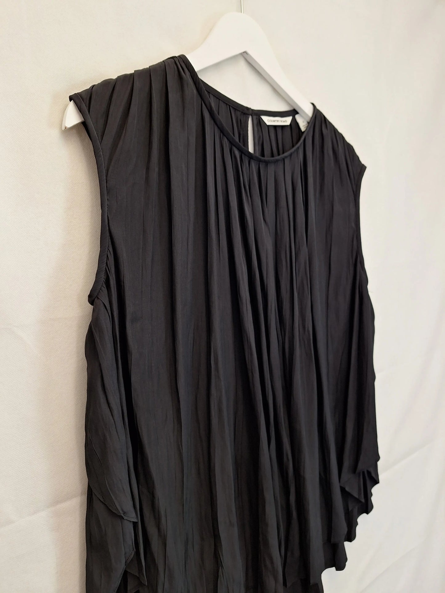 Country Road Elegant Pleated Round Neck Top Size 4 by SwapUp-Online Second Hand Store-Online Thrift Store