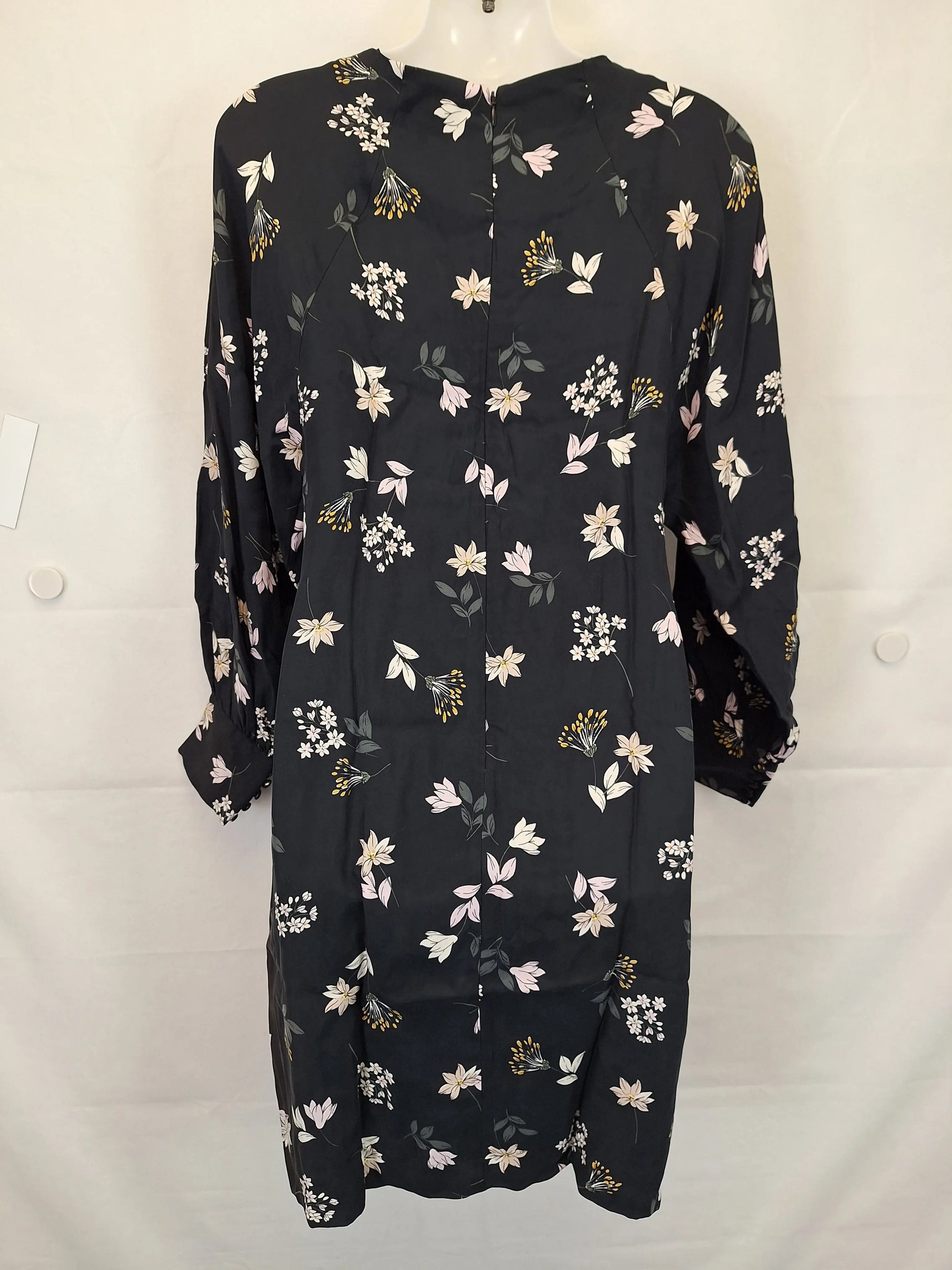 Country Road Essential Floral Mini Dress Size 8 by SwapUp-Online Second Hand Store-Online Thrift Store