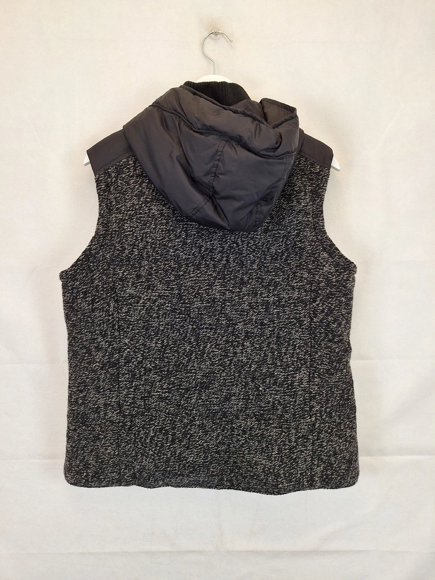 Country Road Fashionable Hooded Puffer Vest Size L by SwapUp-Online Second Hand Store-Online Thrift Store