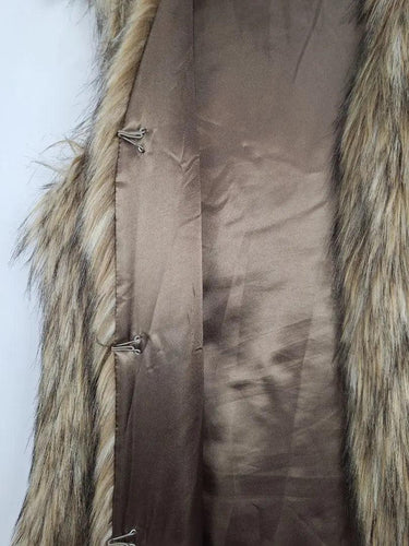 Country Road Shaggy Winter Essential Vest Size M by SwapUp-Online Second Hand Store-Online Thrift Store