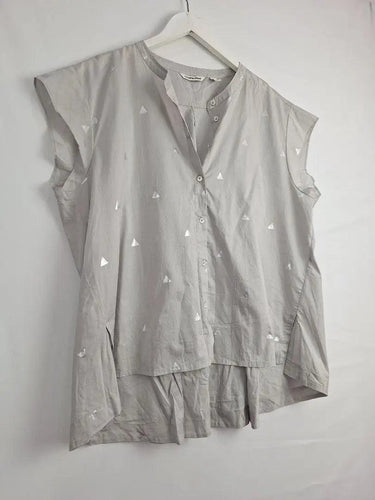 Country Road Silver Triangle High Low Shirt Size XL by SwapUp-Online Second Hand Store-Online Thrift Store