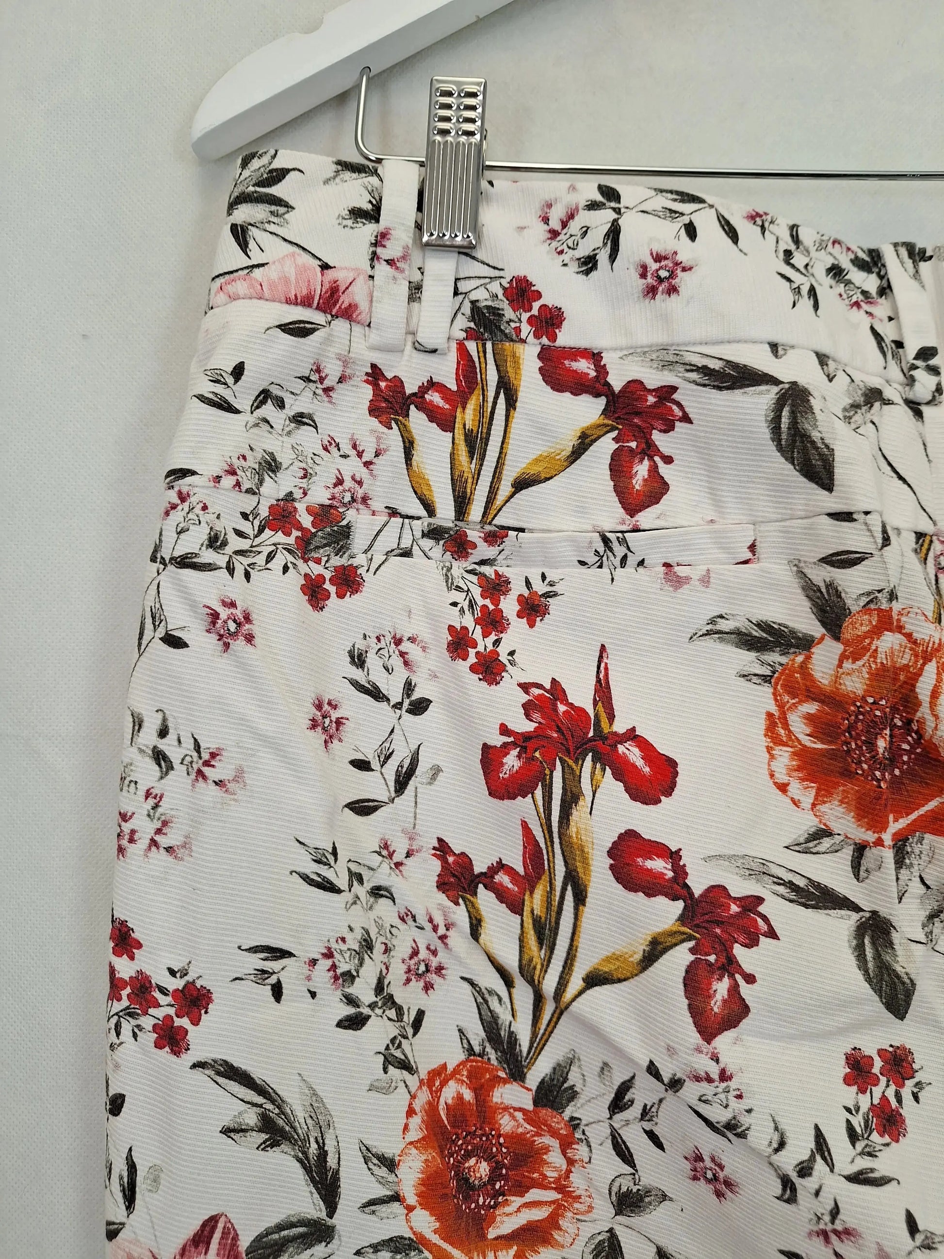 Cue Floral Print Pants Size 14 – SwapUp