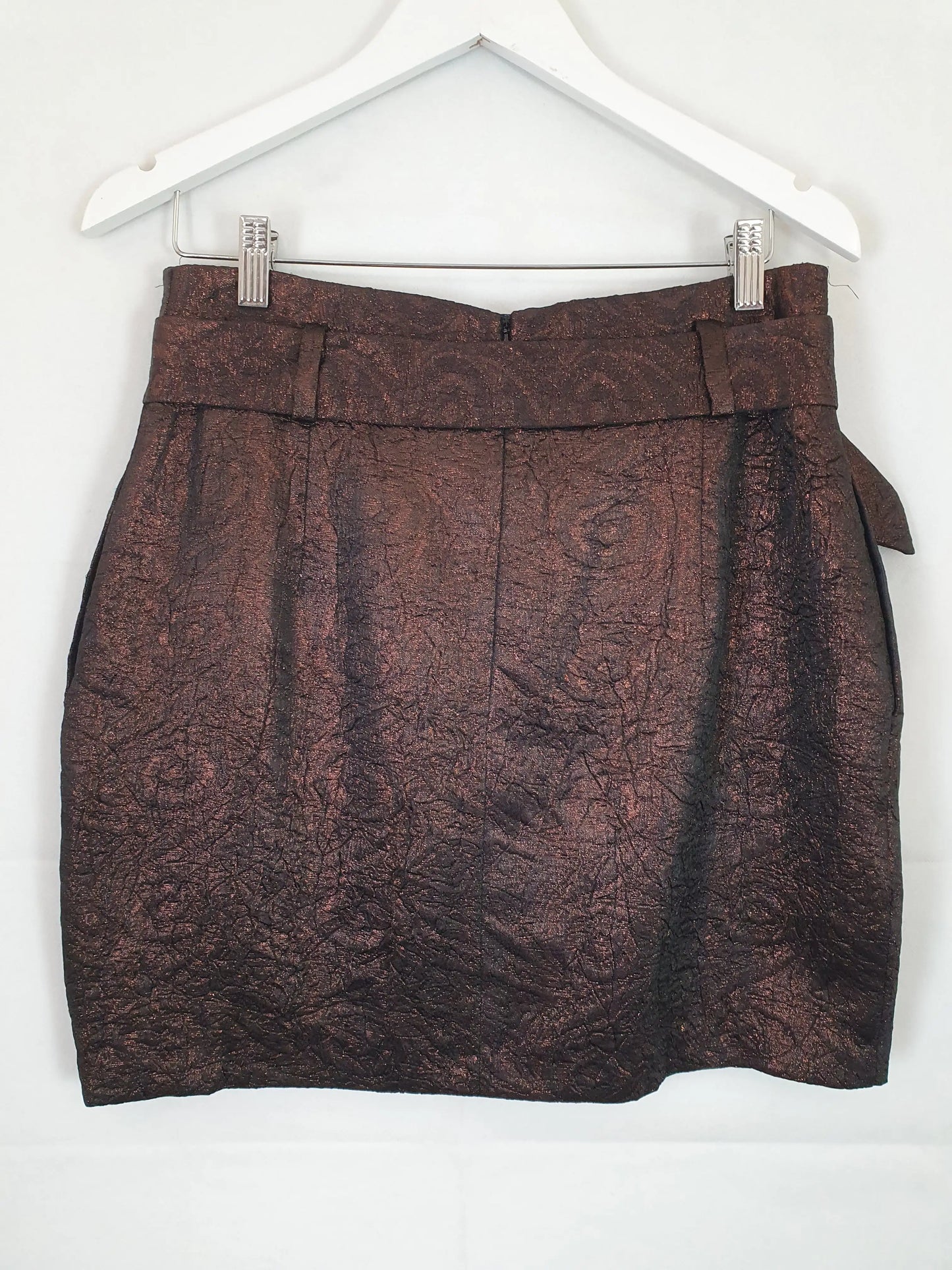 Cue Metallic Scrunch Mini Skirt Size 10 by SwapUp-Second Hand Shop-Thrift Store-Op Shop 