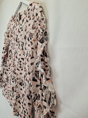 David Lawrence Dainty Floral Ruffle Sleeve Top Size 12 by SwapUp-Online Second Hand Store-Online Thrift Store