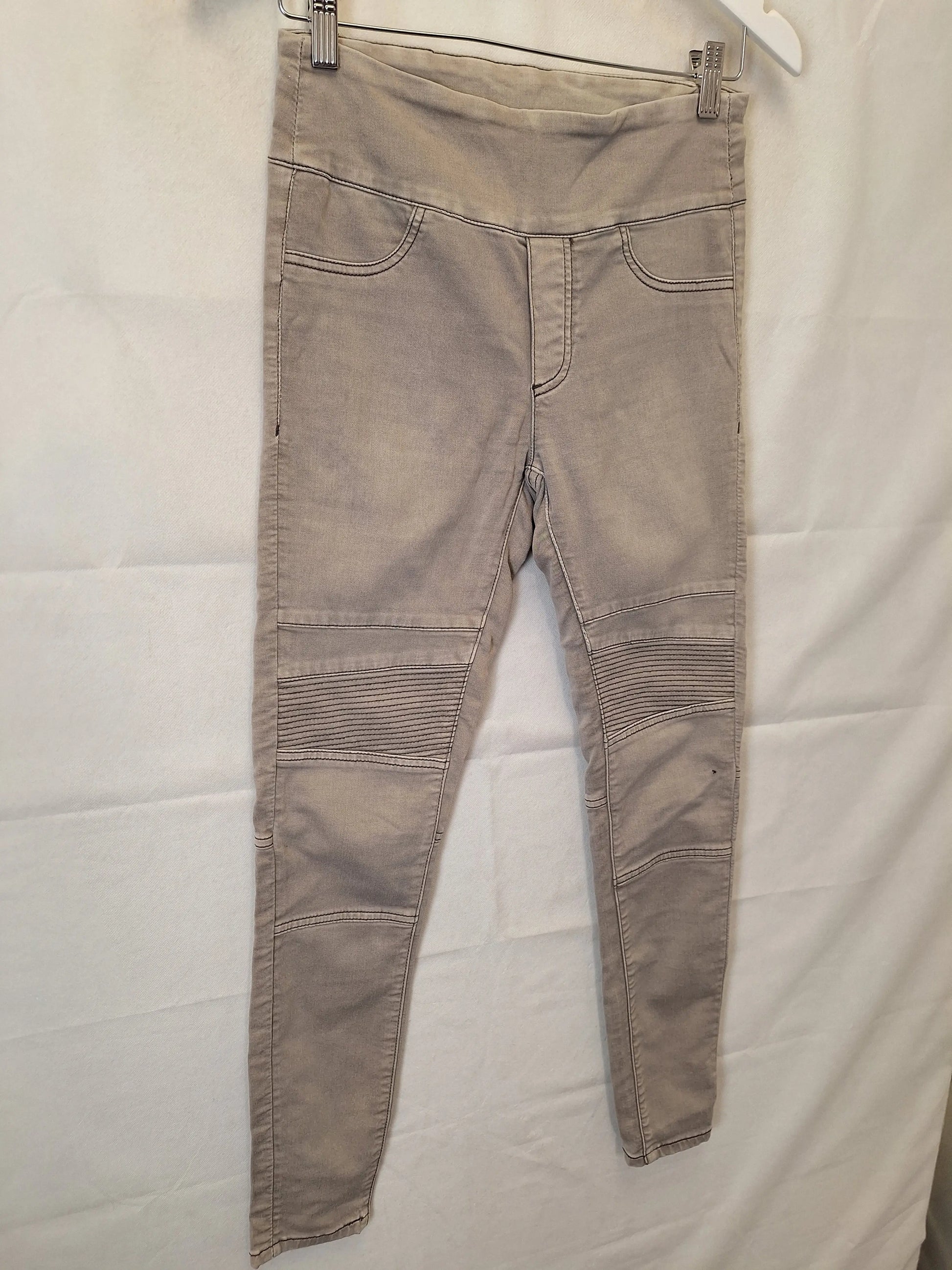 Decjuba Grey Feature Knee Denim Jeggings Jeans Size 8 by SwapUp-Online Second Hand Store-Online Thrift Store