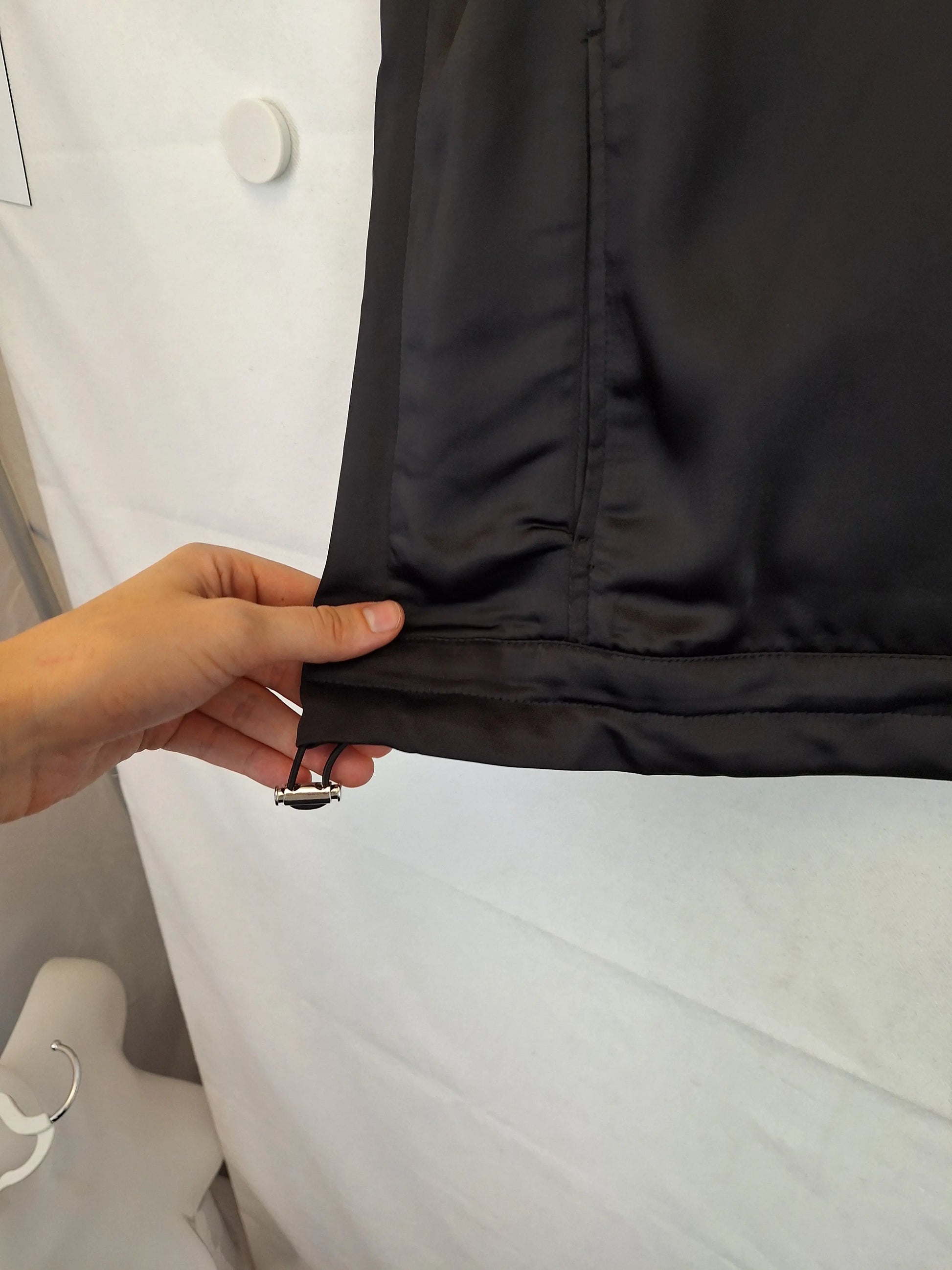 Decjuba Stylish Satin Sleeveless Jacket Size 12 by SwapUp-Online Second Hand Store-Online Thrift Store