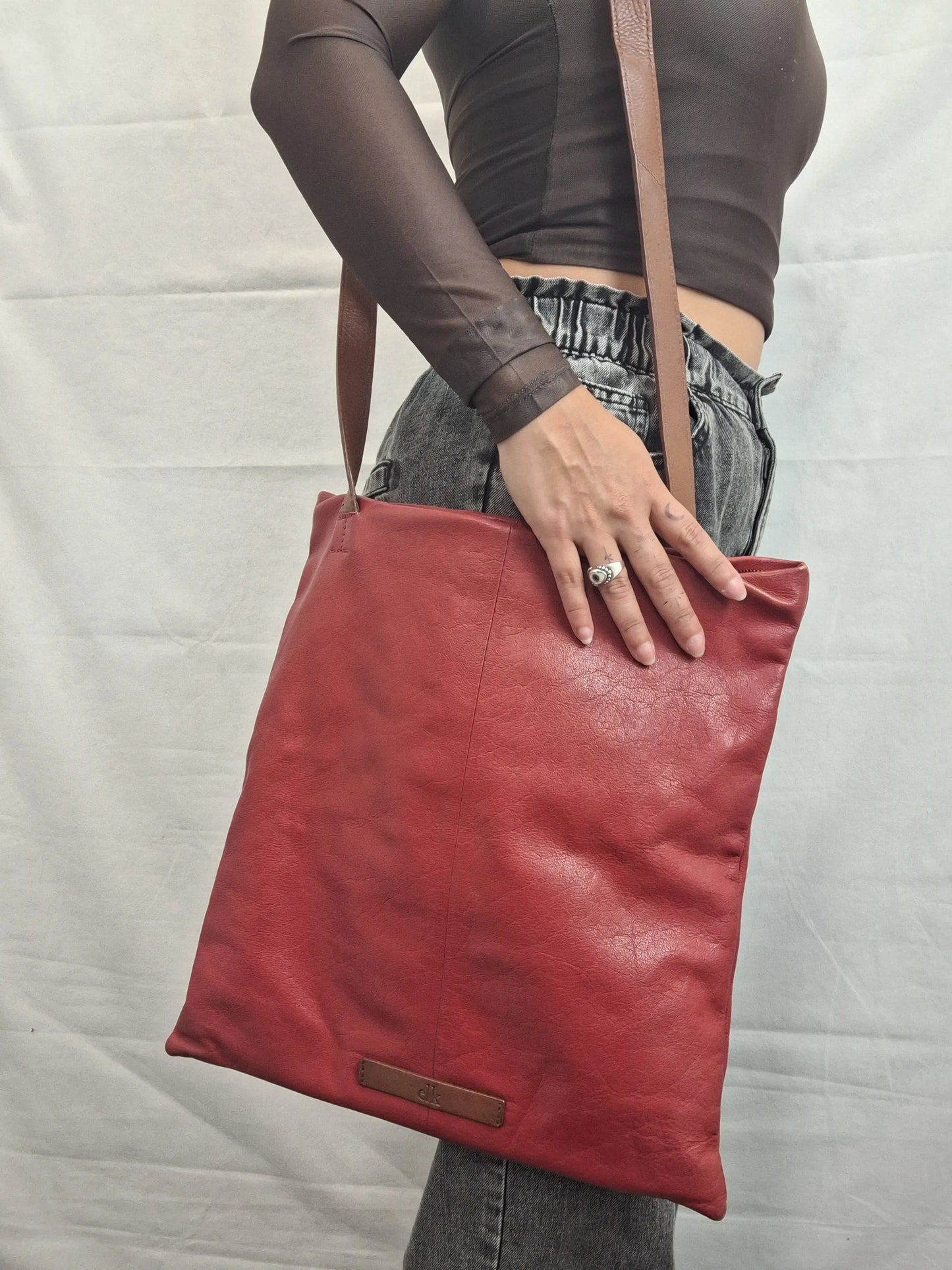 Elk Crimson Contrast Strap Crossbody Bag by SwapUp-Online Second Hand Store-Online Thrift Store