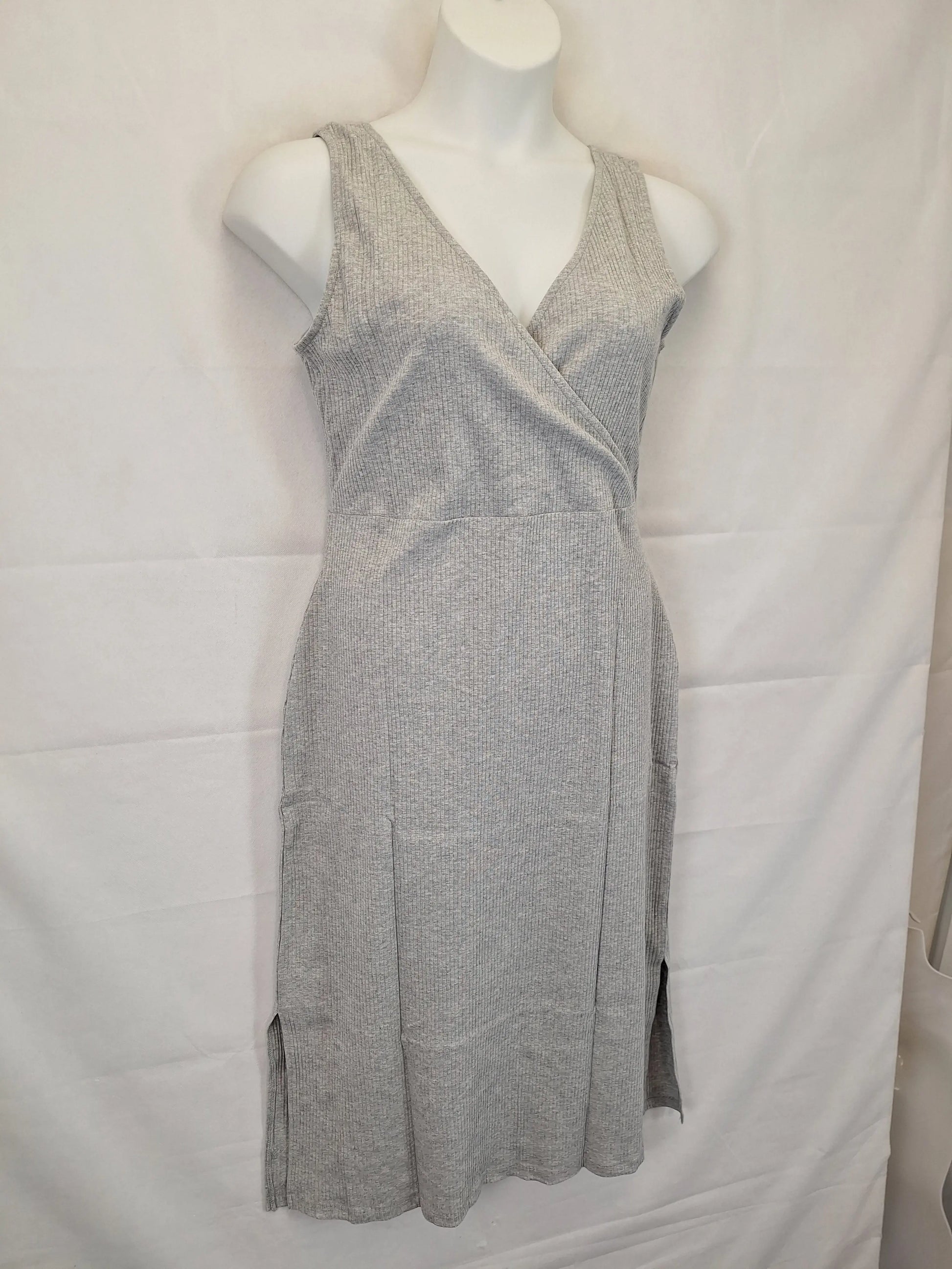 Elwood Ribbed Reversible Midi Dress Size 14 by SwapUp-Online Second Hand Store-Online Thrift Store