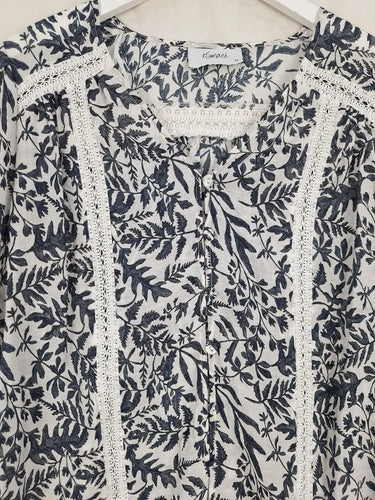 Esmaee Lightweight Fern Leaf Blouse Size M by SwapUp-Online Second Hand Store-Online Thrift Store
