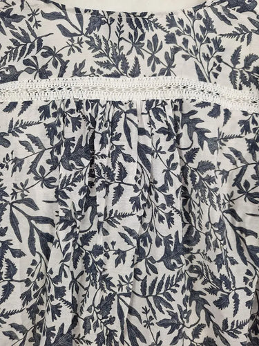 Esmaee Lightweight Fern Leaf Blouse Size M by SwapUp-Online Second Hand Store-Online Thrift Store