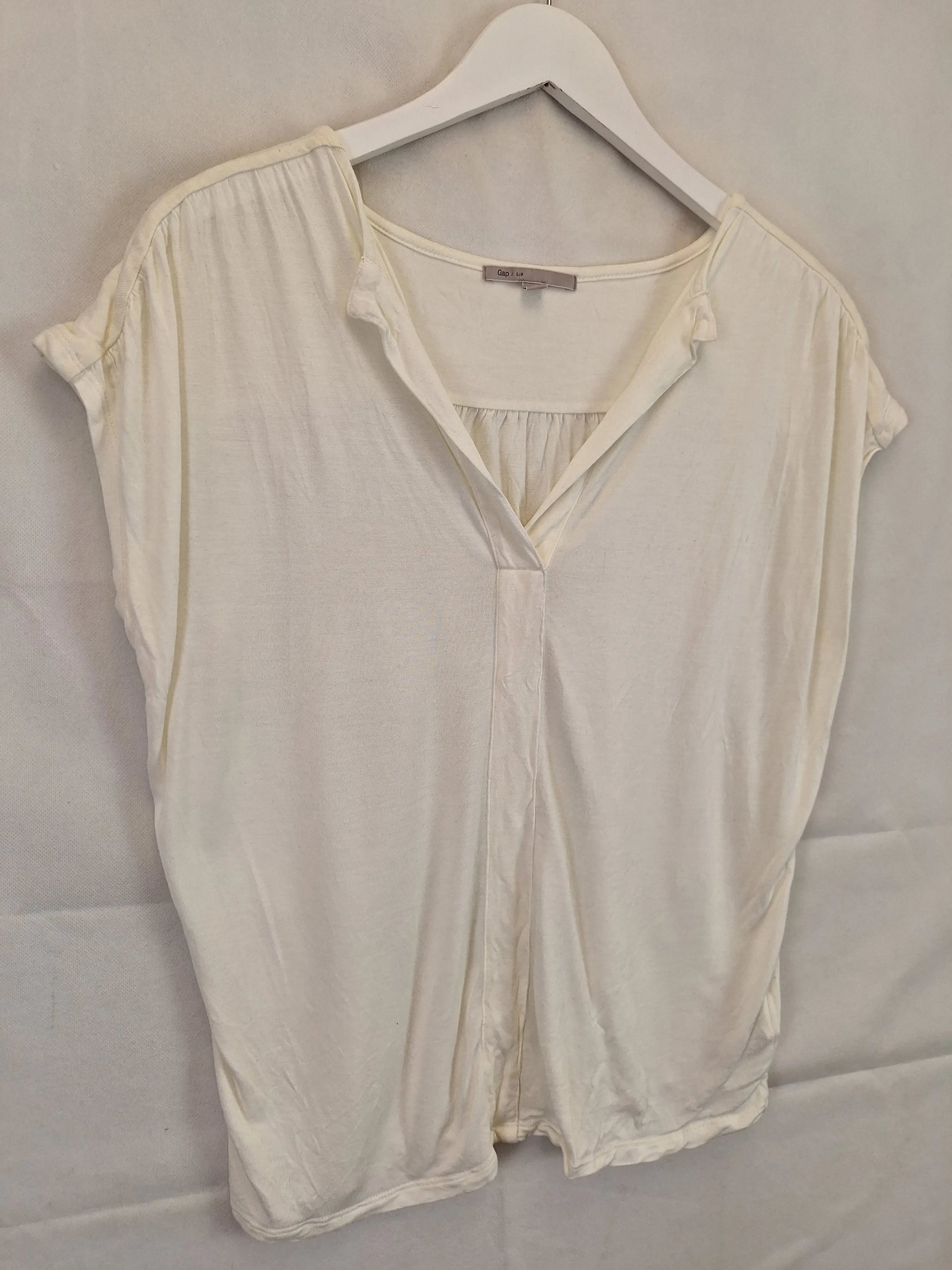 Gap Chalk Open Neck Casual T-shirt Size S by SwapUp-Online Second Hand Store-Online Thrift Store