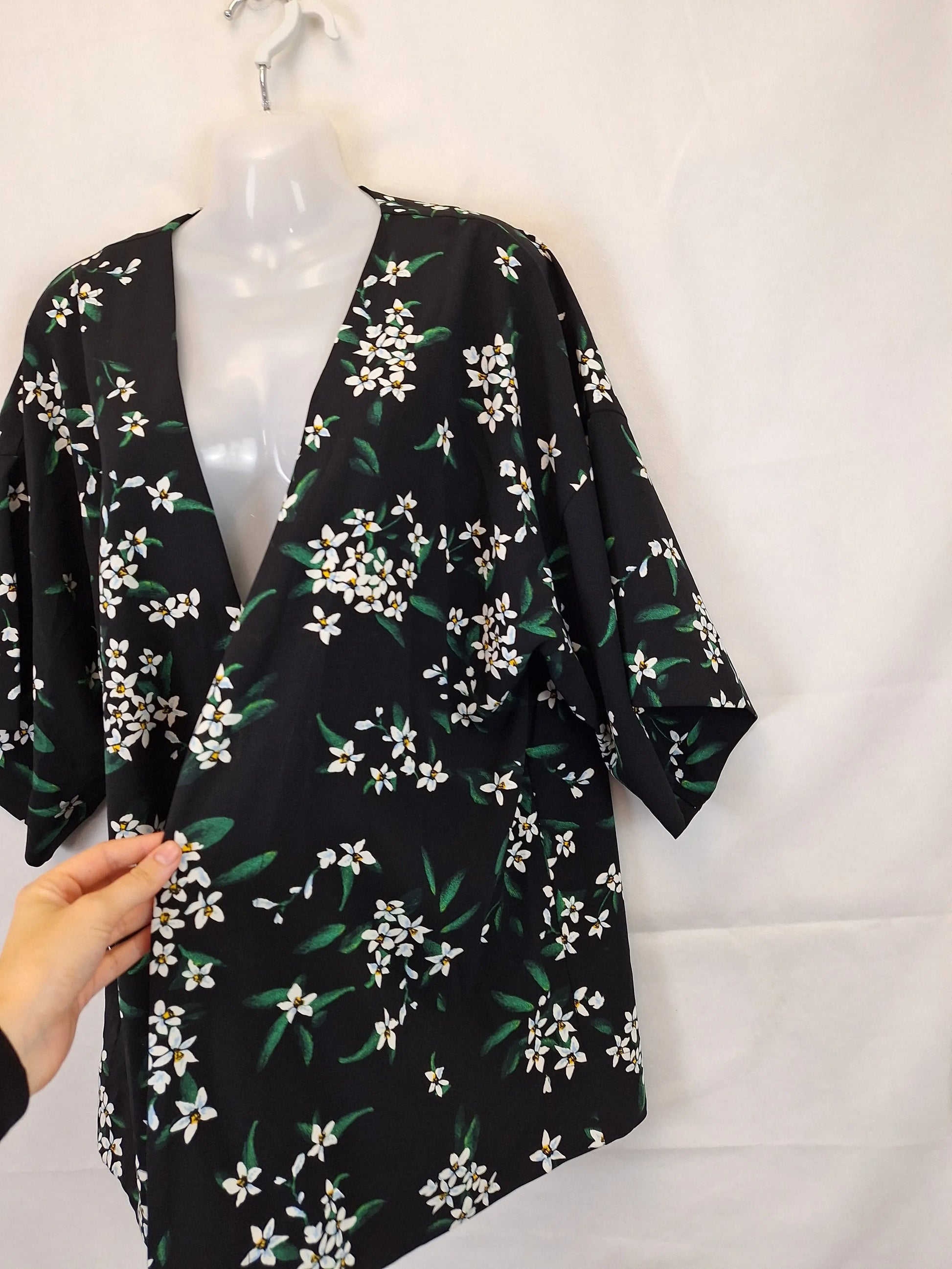 Jeanswest Classic Orchid Kimono Cardigan Size S by SwapUp-Online Second Hand Store-Online Thrift Store