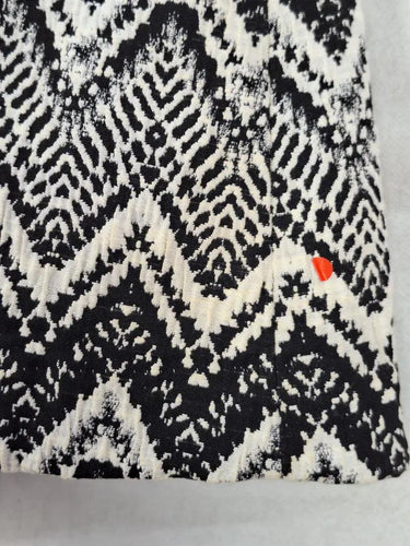 Kookai Textured Chevron Monochrome Skirt Size 8 by SwapUp-Online Second Hand Store-Online Thrift Store