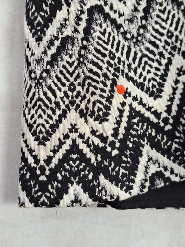 Kookai Textured Chevron Monochrome Skirt Size 8 by SwapUp-Online Second Hand Store-Online Thrift Store
