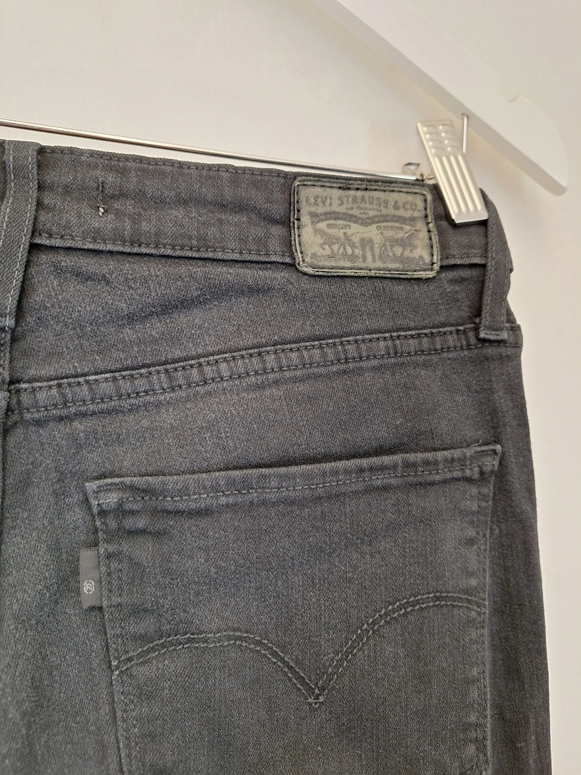 Levi's 721 High Rise Skinny Black Jeans Size M by SwapUp-Online Second Hand Store-Online Thrift Store