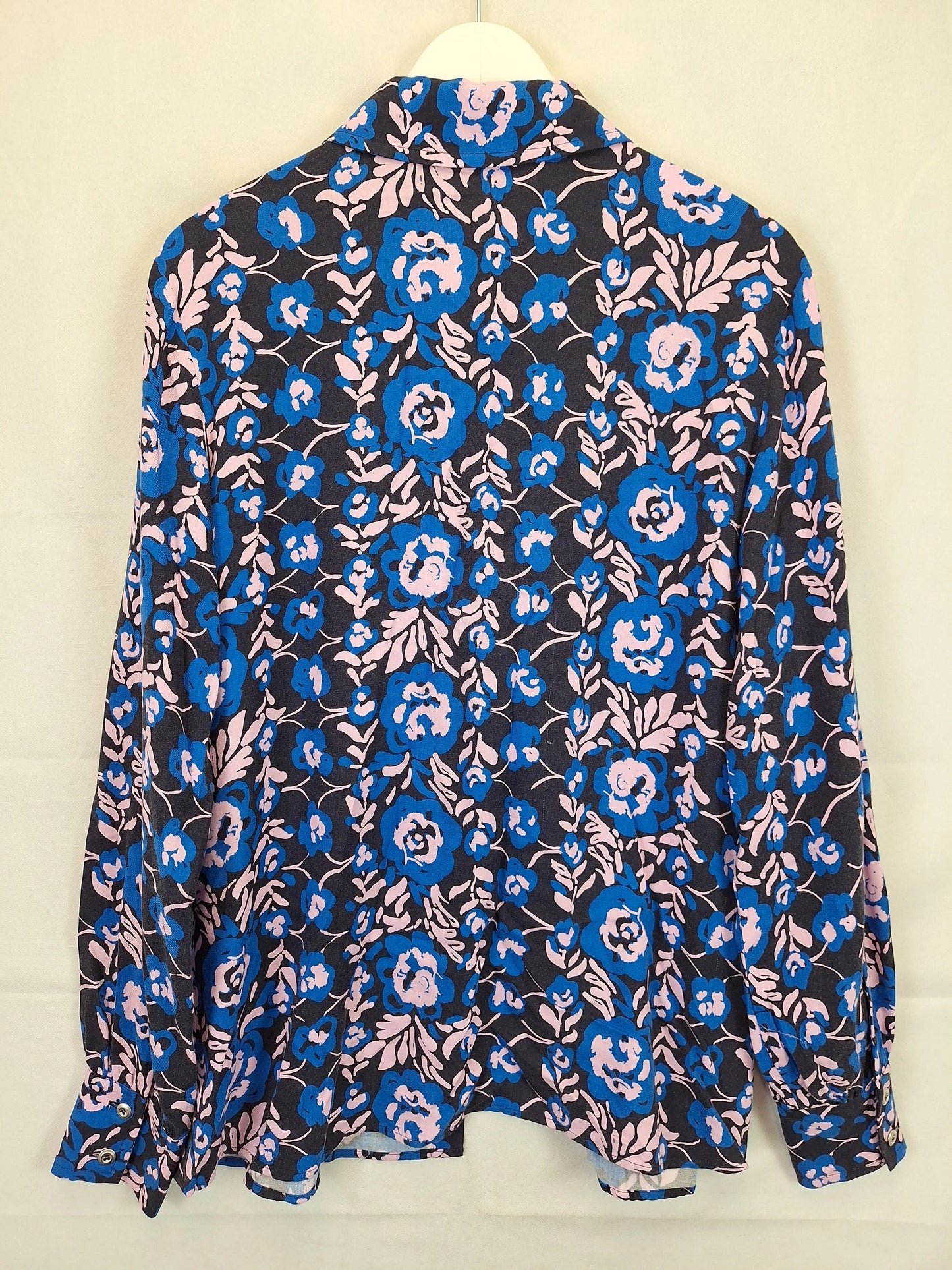 Marimekko Floral Wide Collared Shirt Size 14 by SwapUp-Online Second Hand Store-Online Thrift Store