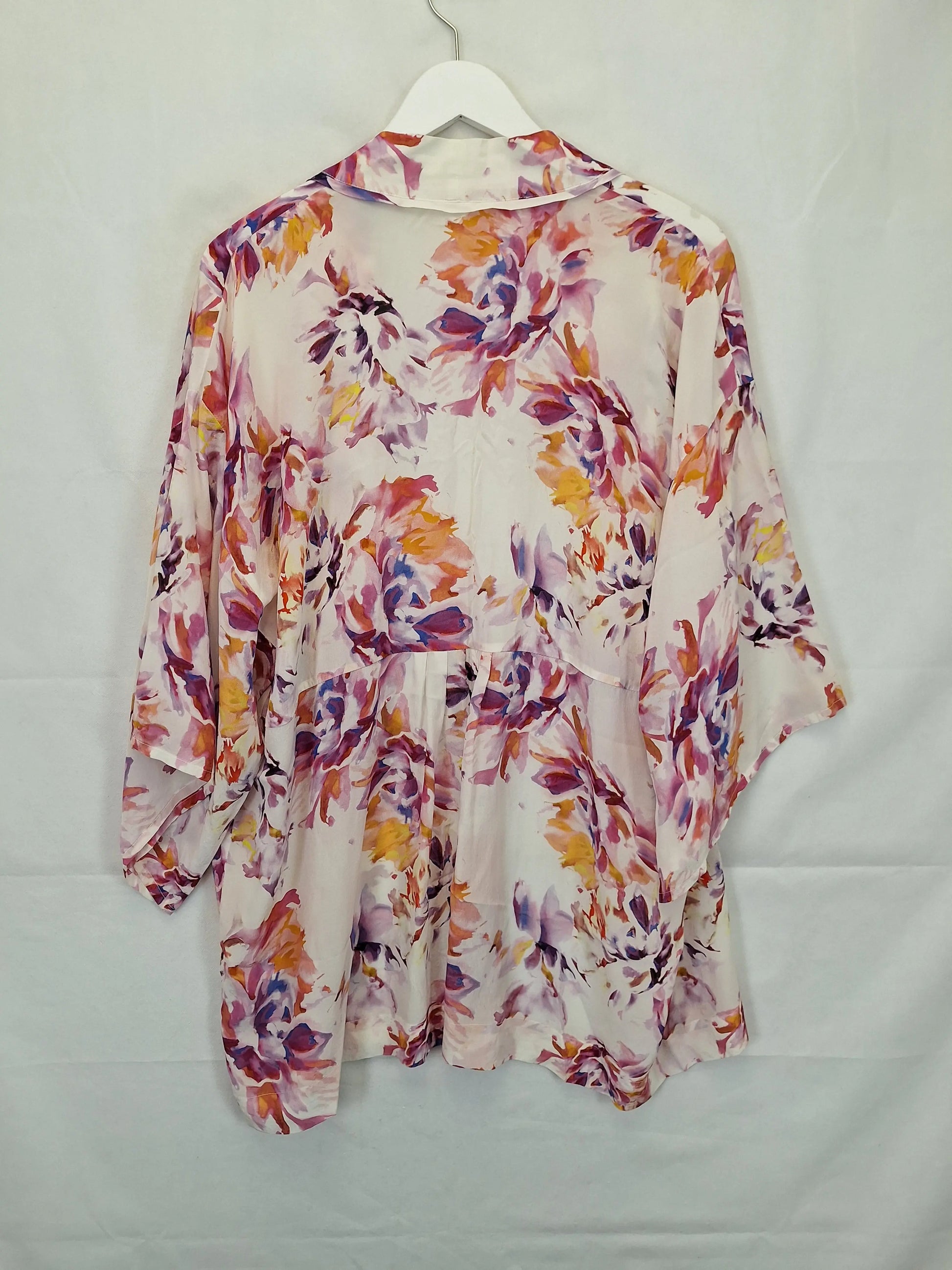 Mesop Silk Summer Floral Cardigan Size OSFA by SwapUp-Online Second Hand Store-Online Thrift Store