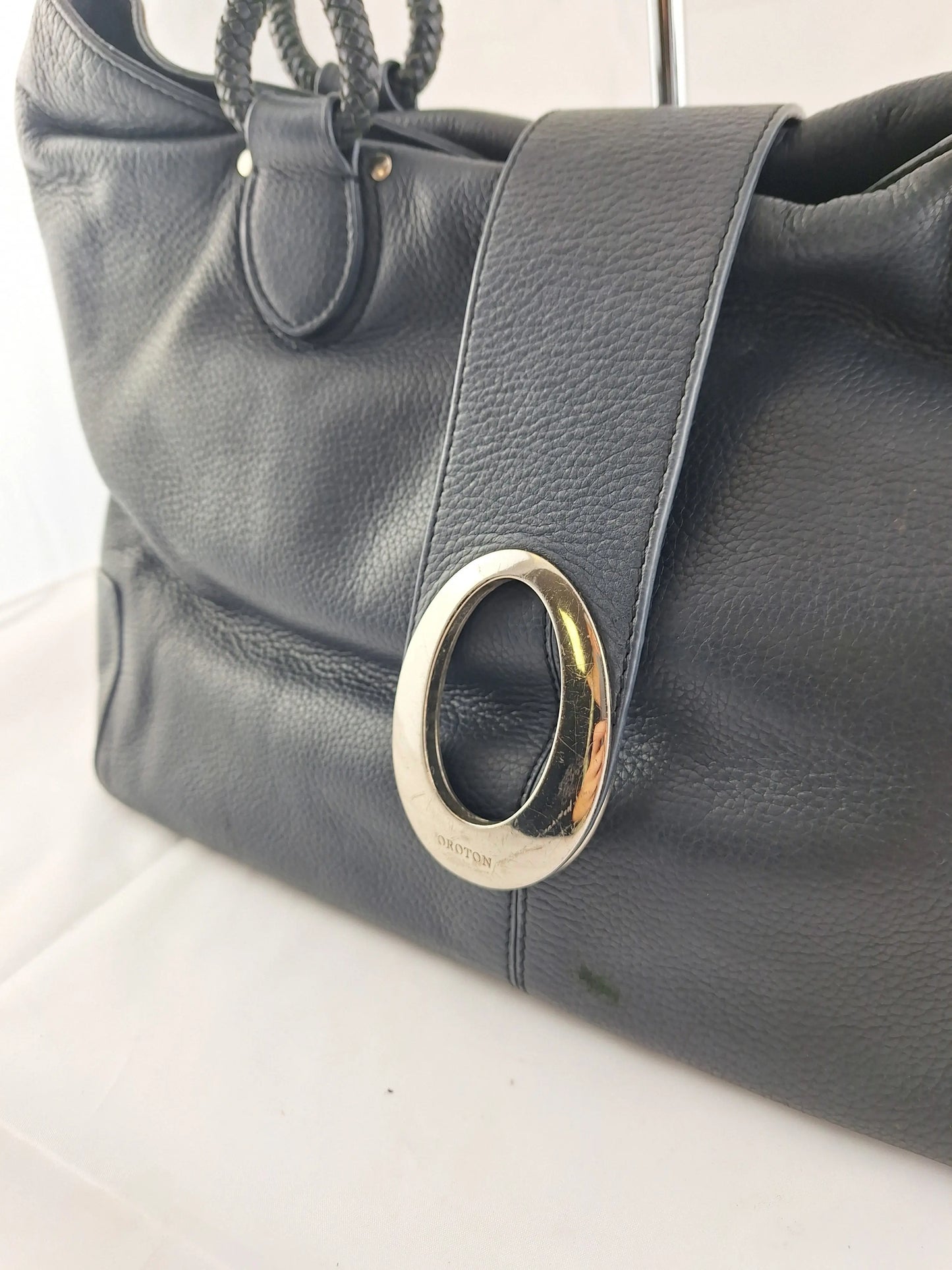 Oroton Classic Everyday Shoulder Bag by SwapUp-Online Second Hand Store-Online Thrift Store