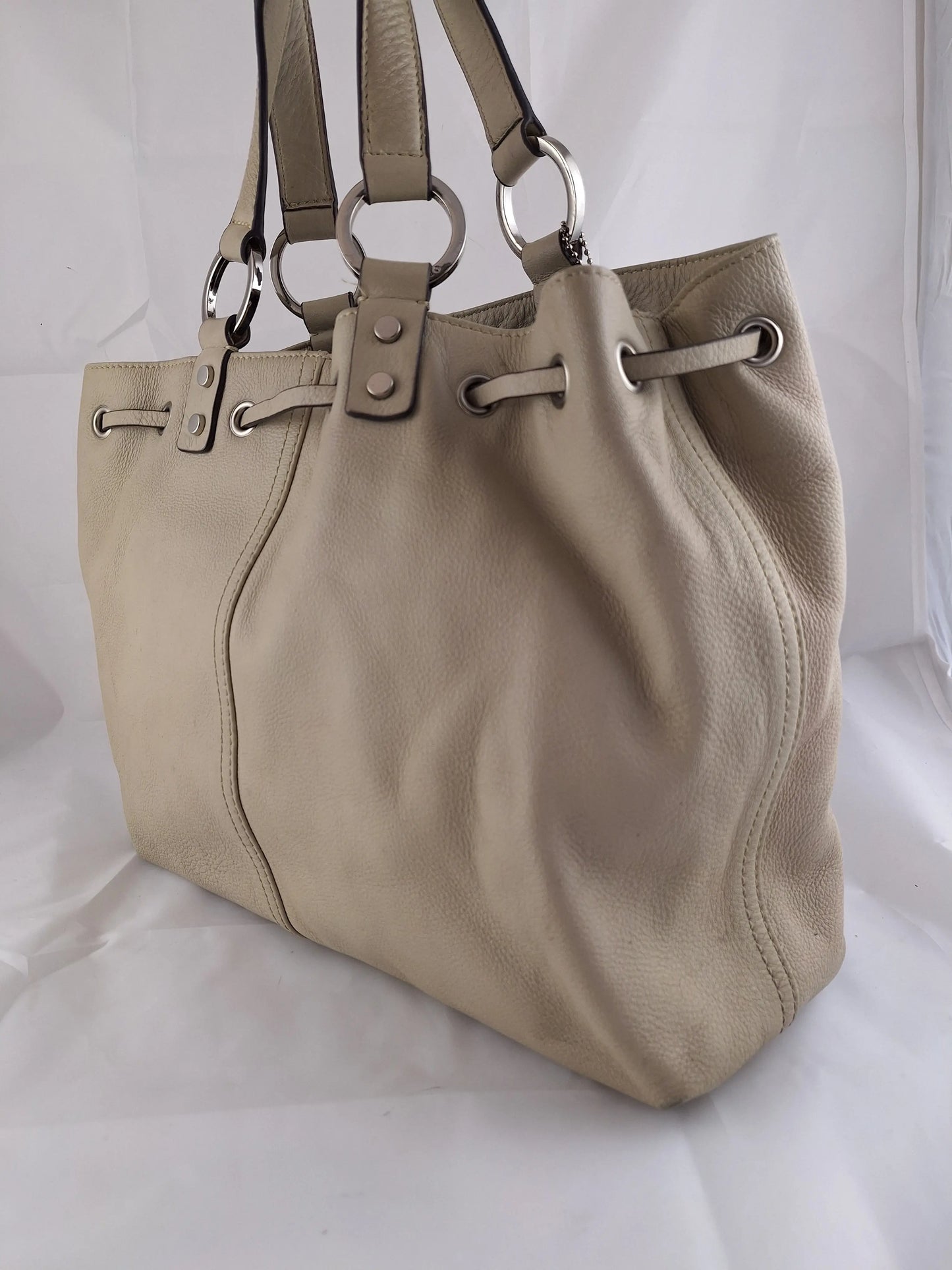 Oroton Classic Leather Medium Tote Bag by SwapUp-Online Second Hand Store-Online Thrift Store