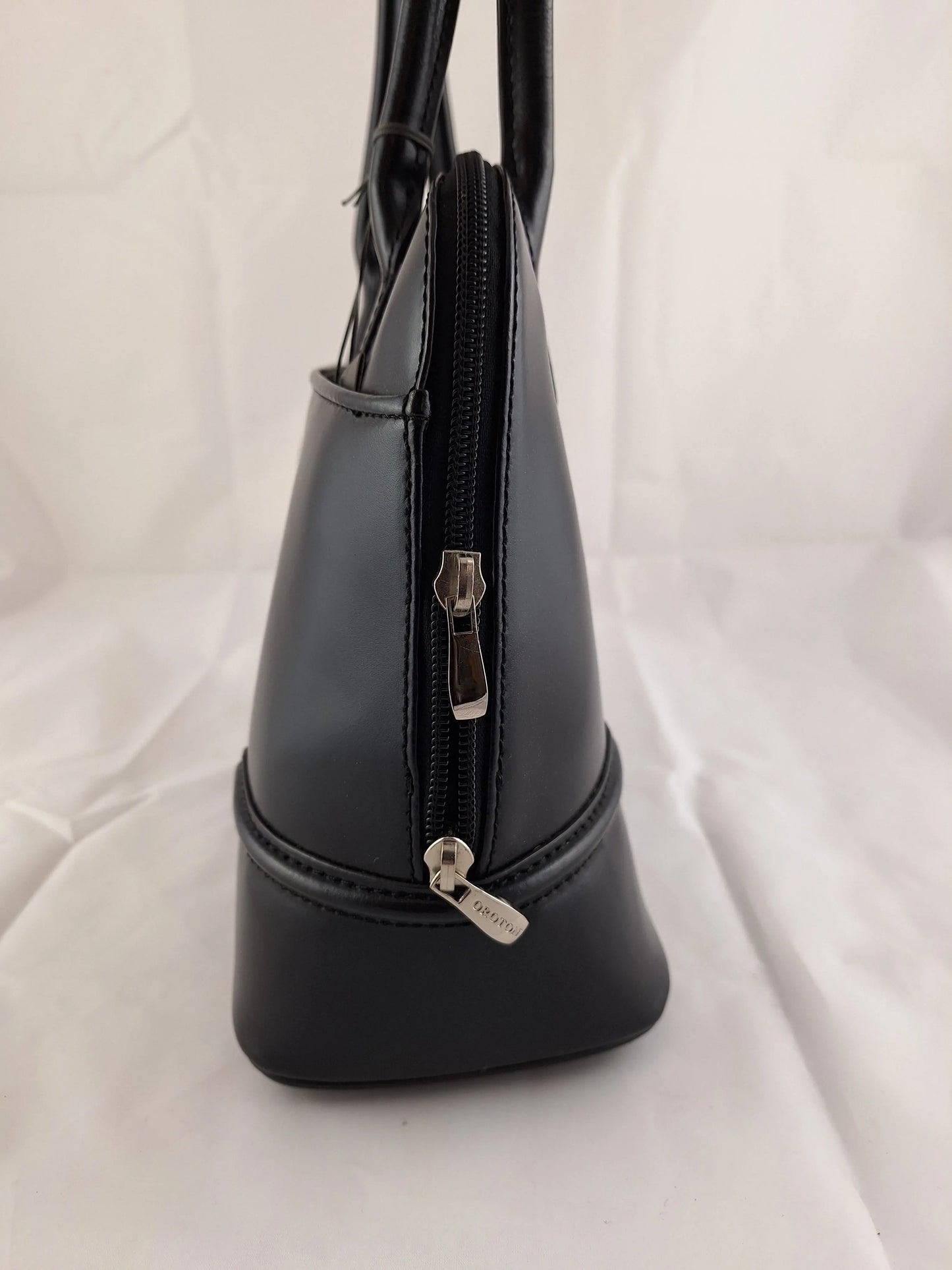 Oroton Ebony Grip Top Medium Handbag by SwapUp-Online Second Hand Store-Online Thrift Store
