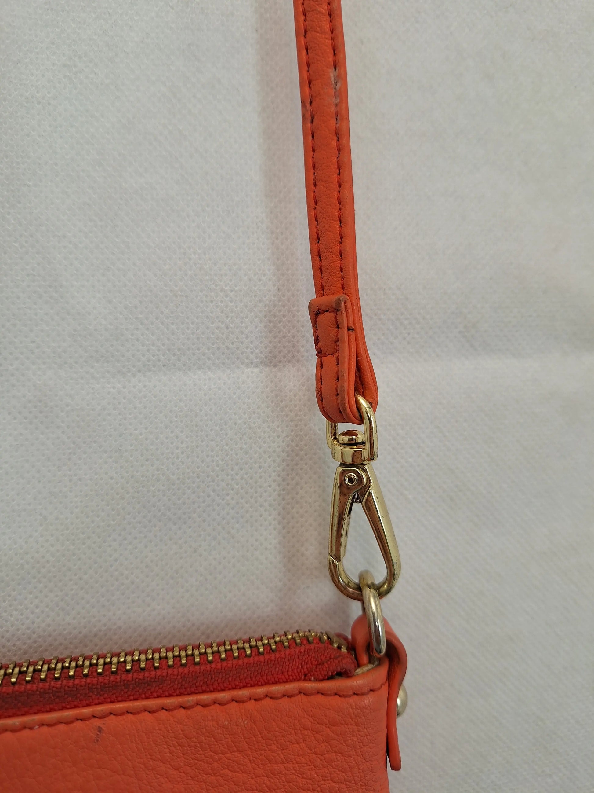 Oroton Small Crossbody Handbag Size OSFA by SwapUp-Online Second Hand Store-Online Thrift Store