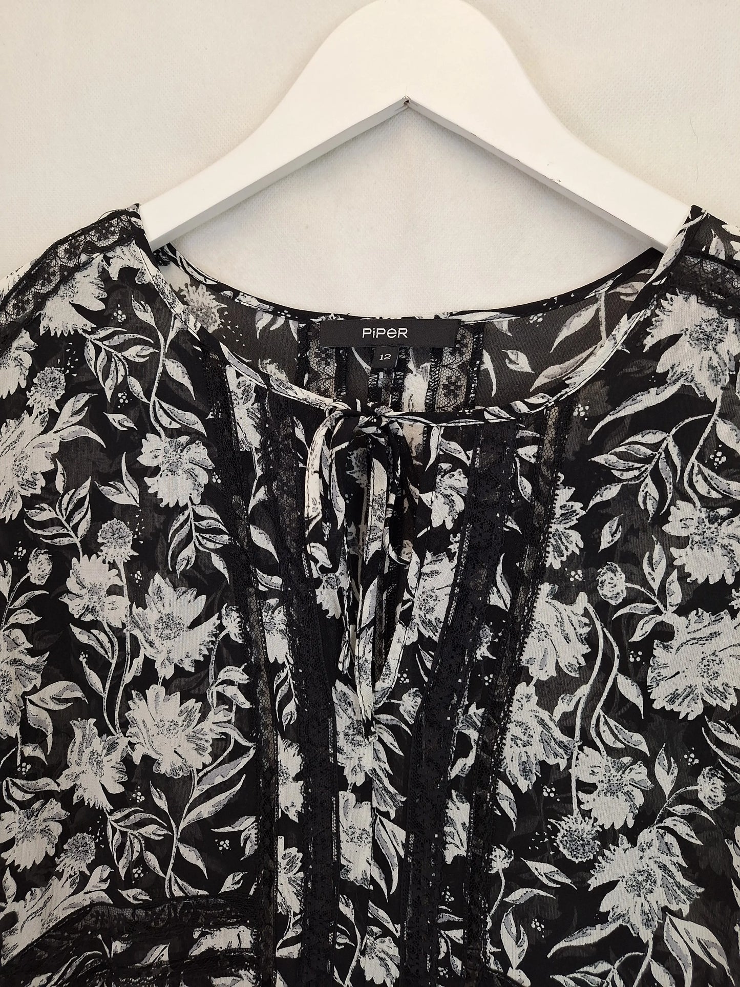 Piper Sheer Floral Blouse Size 12 by SwapUp-Online Second Hand Store-Online Thrift Store