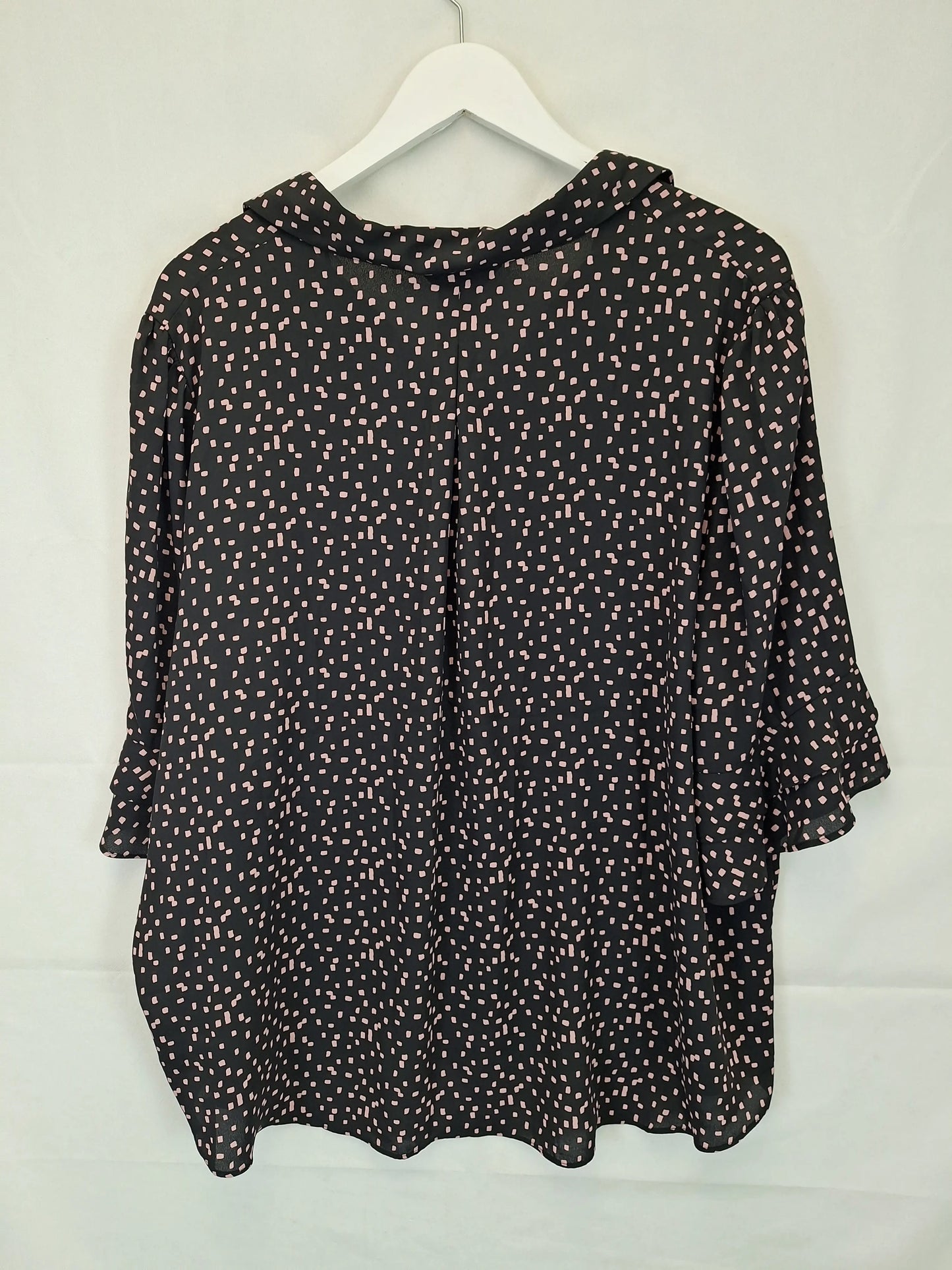 Portmans Blush Square Shirt Size 24 by SwapUp-Online Second Hand Store-Online Thrift Store