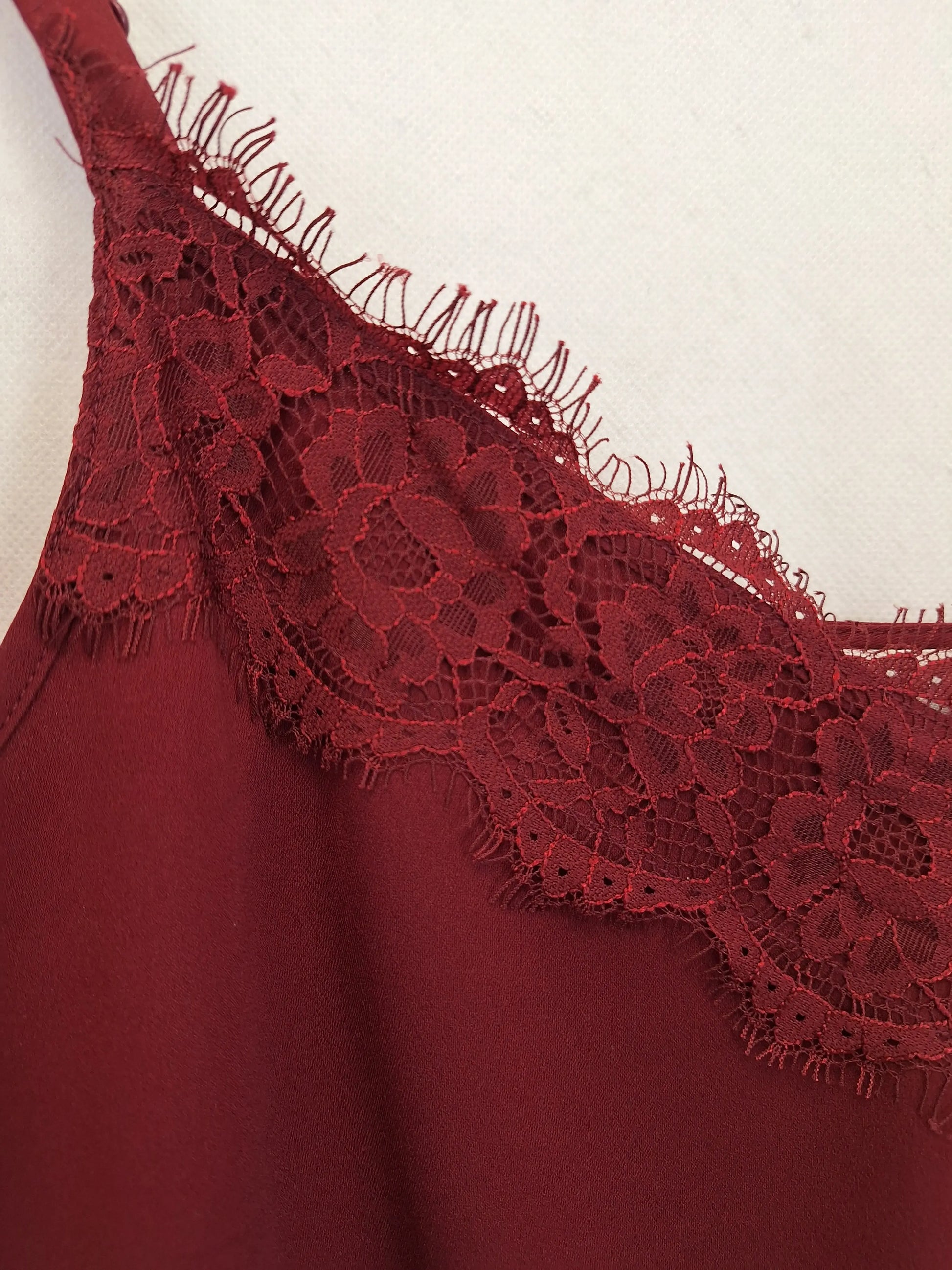 Review Burgundy Lace Trimmed Camisole Top Size 8 – SwapUp