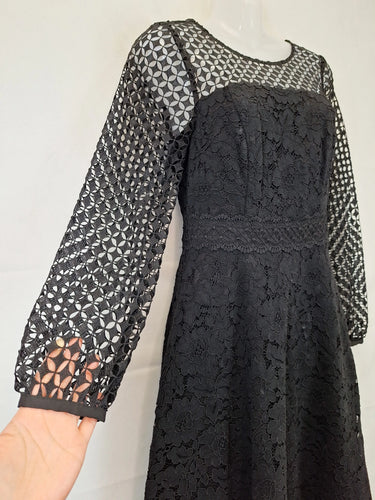 Review Elegant Broderie Tailored Midi Dress Size 8 by SwapUp-Online Second Hand Store-Online Thrift Store