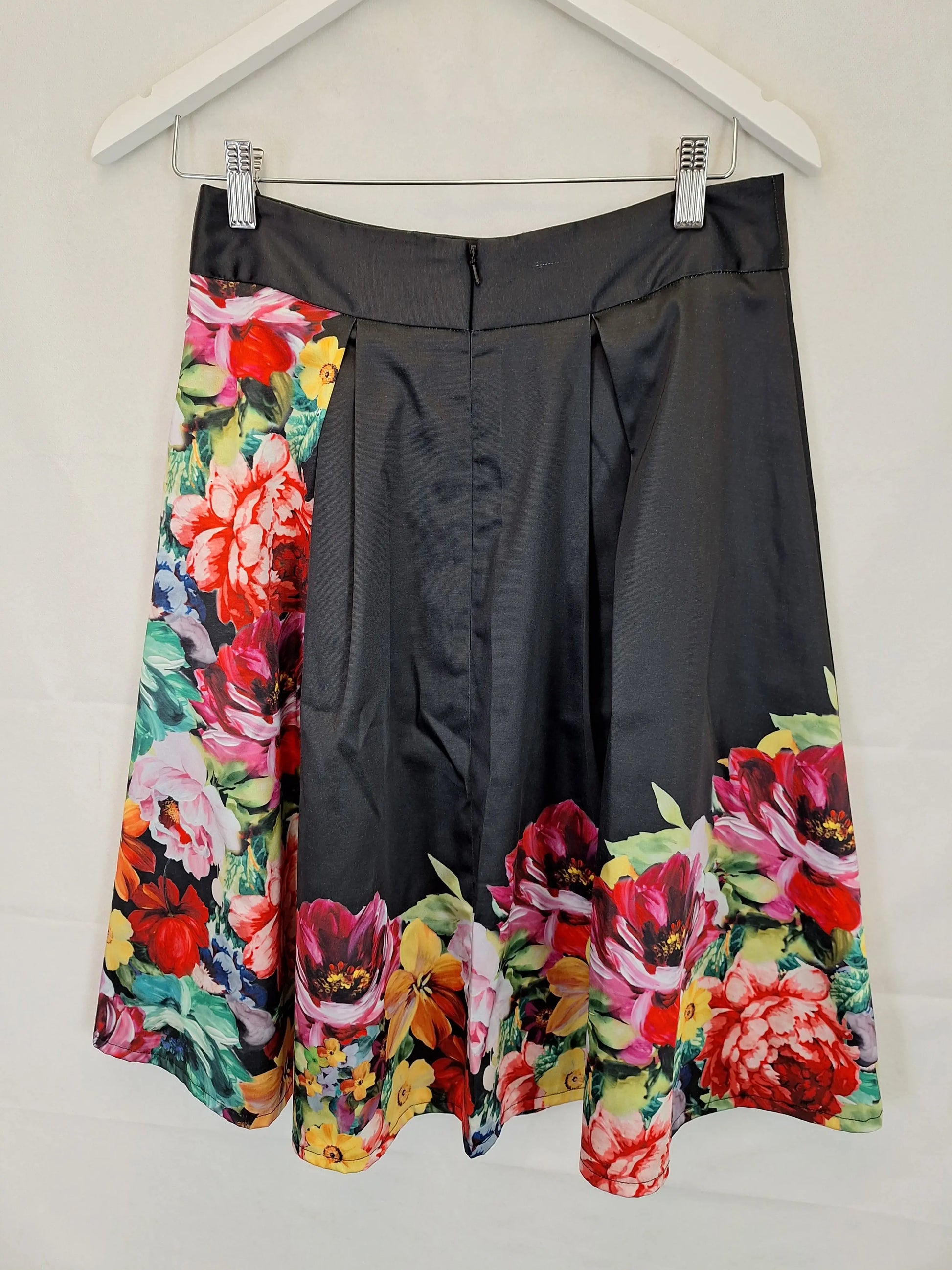 Review Floral Evening Pleated Midi Skirt Size 10 by SwapUp-Online Second Hand Store-Online Thrift Store