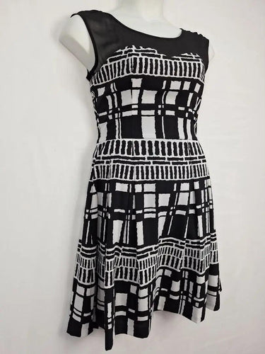 Review Geometric Mesh Skater Dress Size 10 by SwapUp-Online Second Hand Store-Online Thrift Store