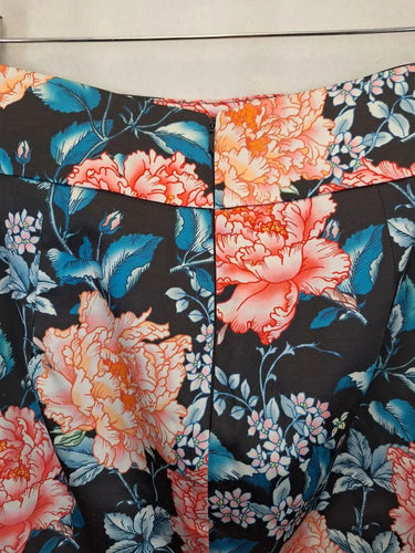 Review Knee Length Pencil Skirt Size 10 by SwapUp-Online Second Hand Store-Online Thrift Store