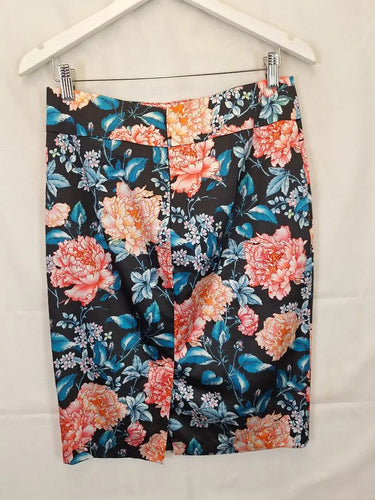 Review Knee Length Pencil Skirt Size 10 by SwapUp-Online Second Hand Store-Online Thrift Store