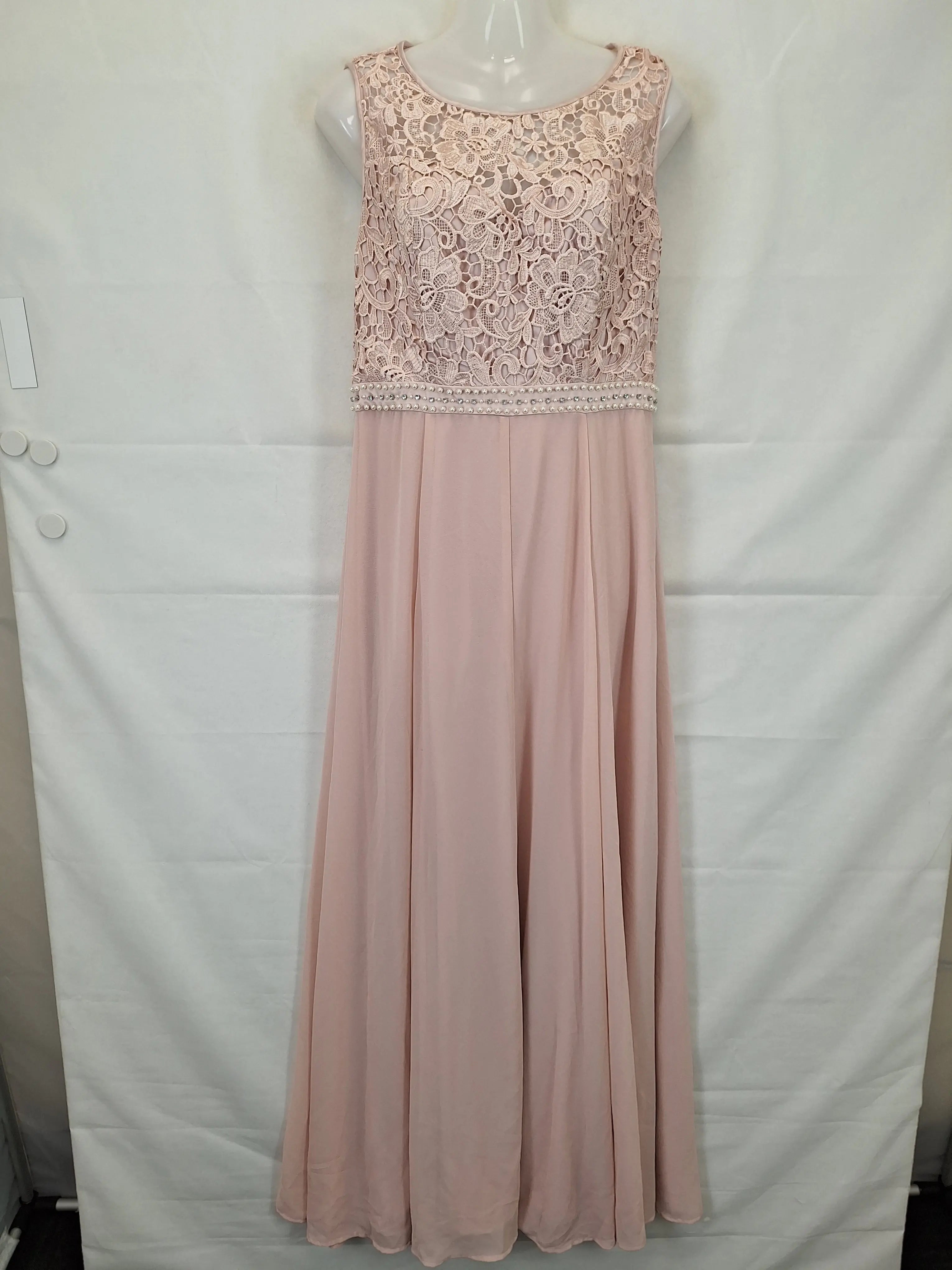 Review Lace Embellished Starlette Evening Maxi Dress Size 12 SwapUp