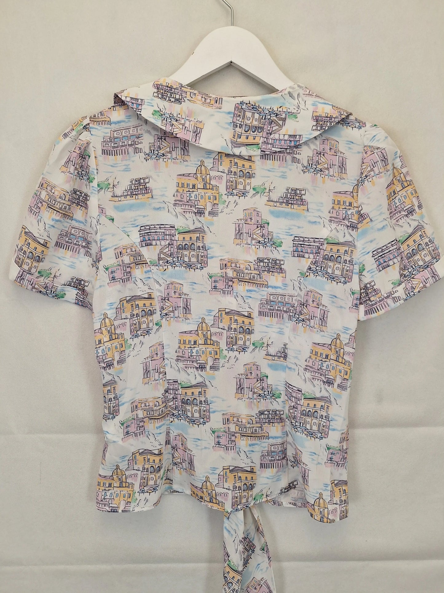Review Light Button Up Printed Blouse Size 8 by SwapUp-Online Second Hand Store-Online Thrift Store