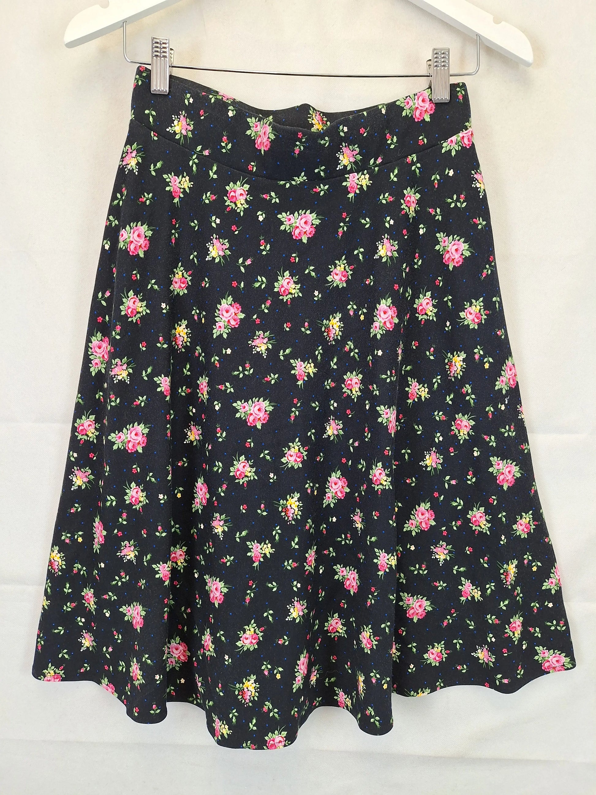 Review Semi Circle Floral Stretch Midi Skirt Size 8 by SwapUp-Online Second Hand Store-Online Thrift Store