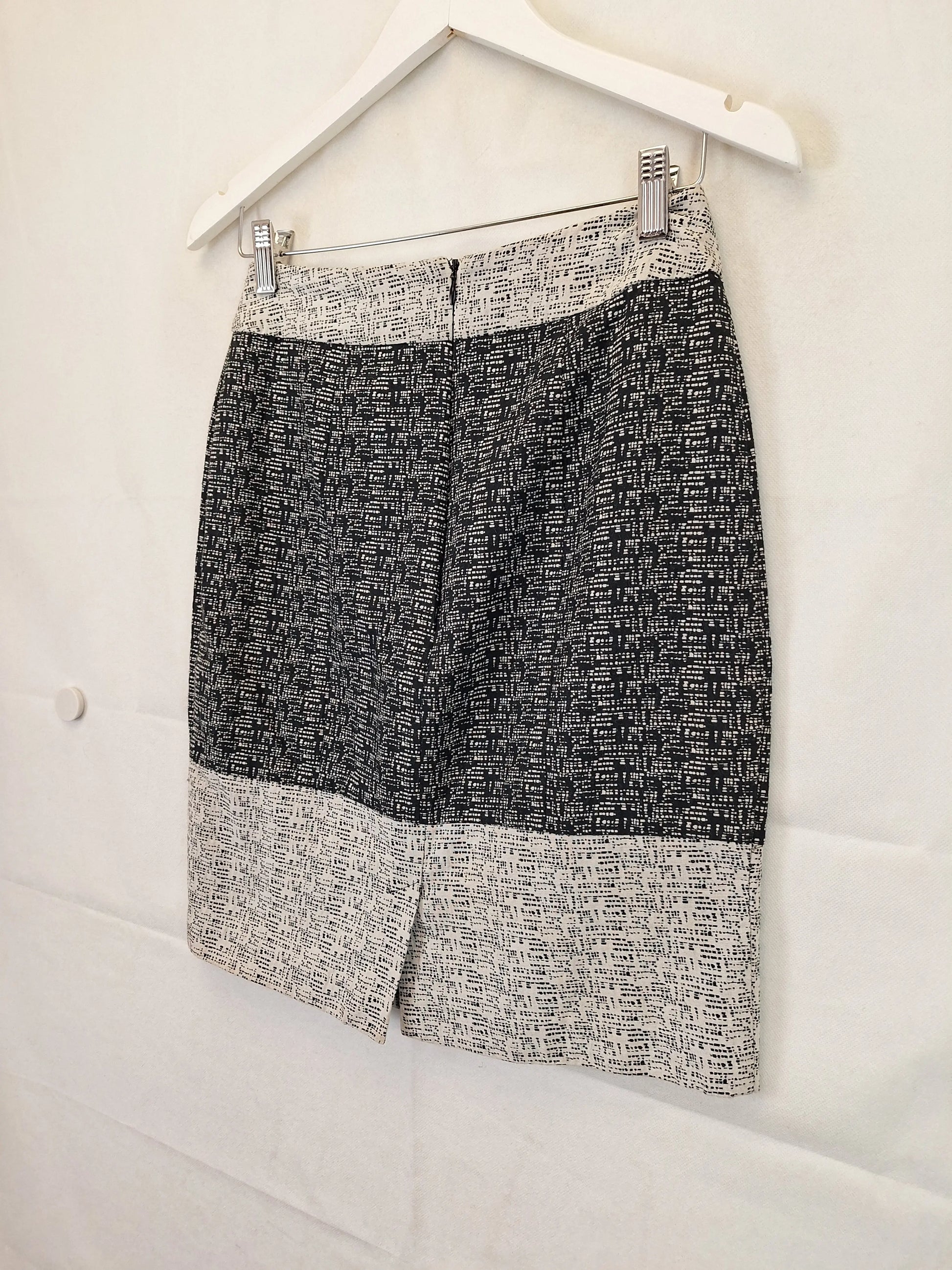Review Two Tone Pencil Midi Skirt Size 8 by SwapUp-Online Second Hand Store-Online Thrift Store