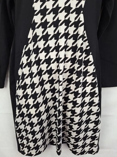 Sandra Darren Houndstooth Print Pencil Dress Size 14 by SwapUp-Online Second Hand Store-Online Thrift Store