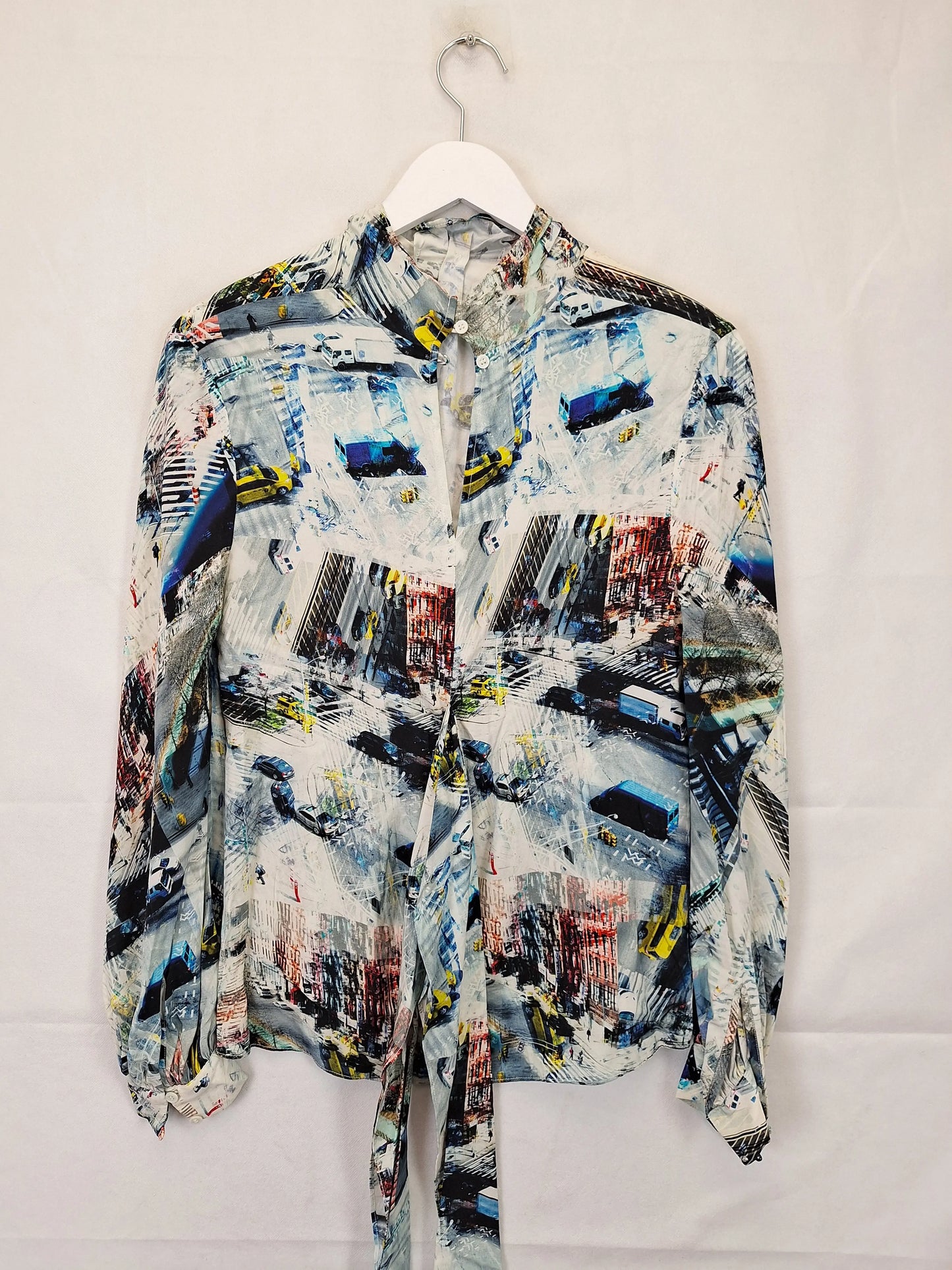 Scanlan Theodore Street Scene Print Pleated Blouse Size 8 by SwapUp-Online Second Hand Store-Online Thrift Store