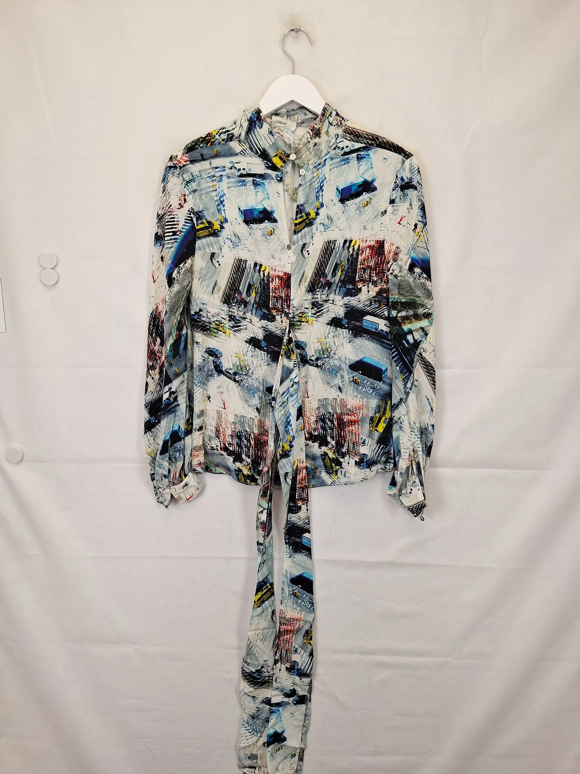 Scanlan Theodore Street Scene Print Pleated Blouse Size 8 by SwapUp-Online Second Hand Store-Online Thrift Store