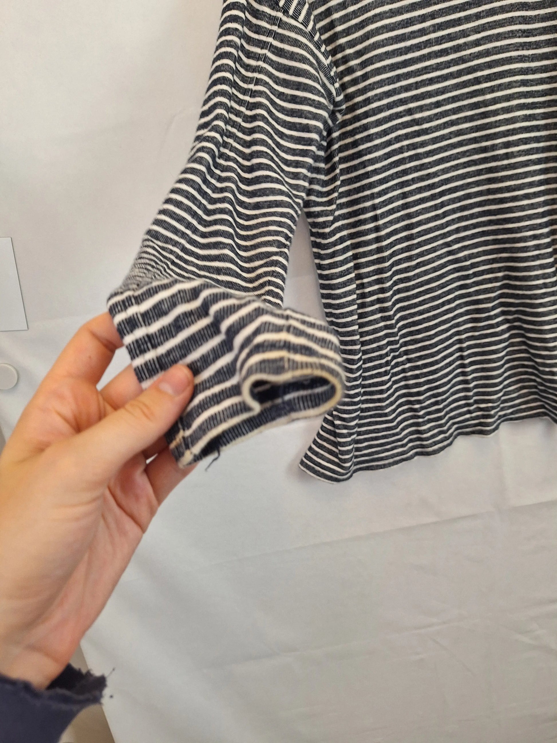Seed Textured Striped  Relaxed Fit T-shirt Size S by SwapUp-Online Second Hand Store-Online Thrift Store