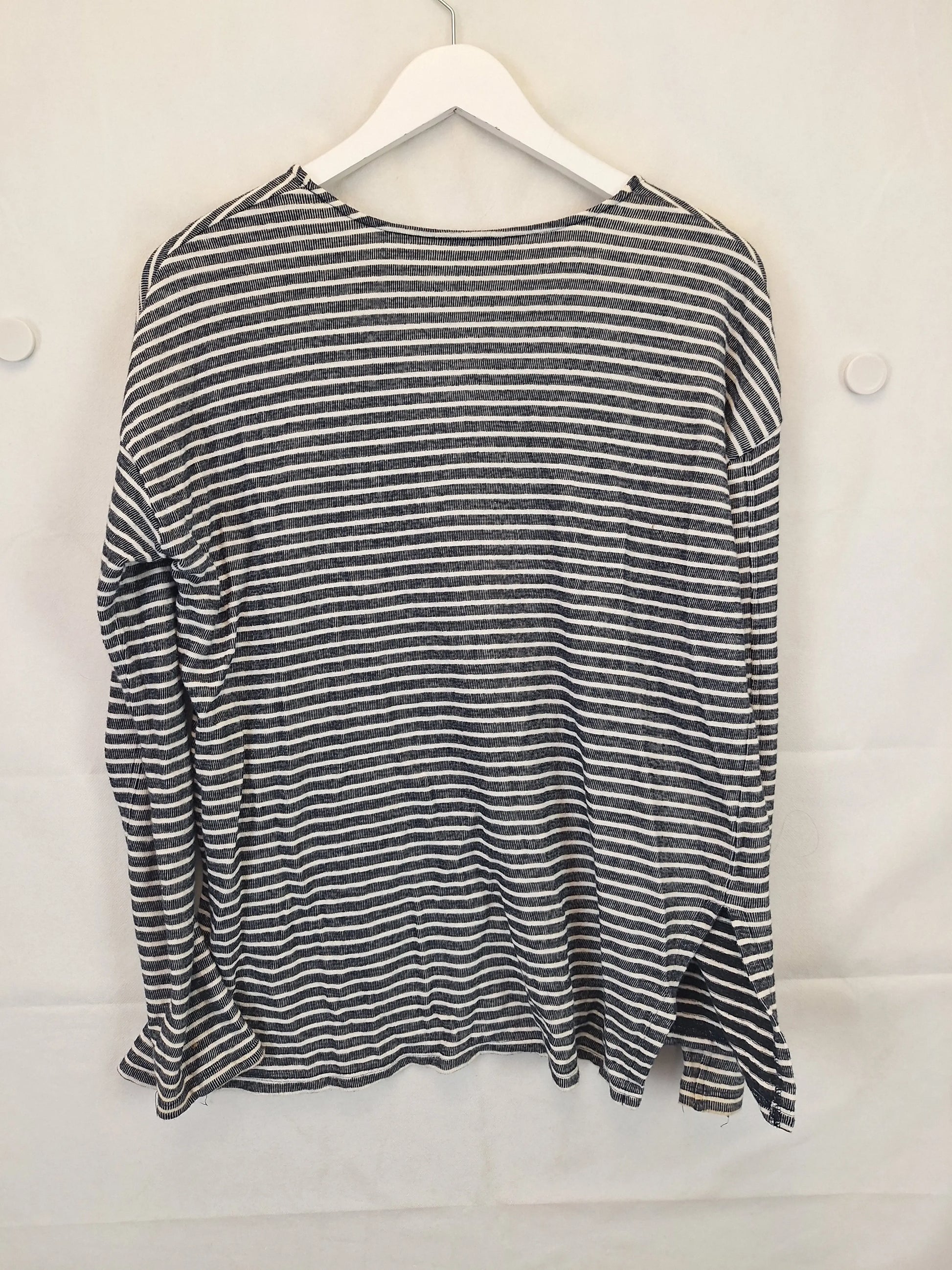 Seed Textured Striped  Relaxed Fit T-shirt Size S by SwapUp-Online Second Hand Store-Online Thrift Store