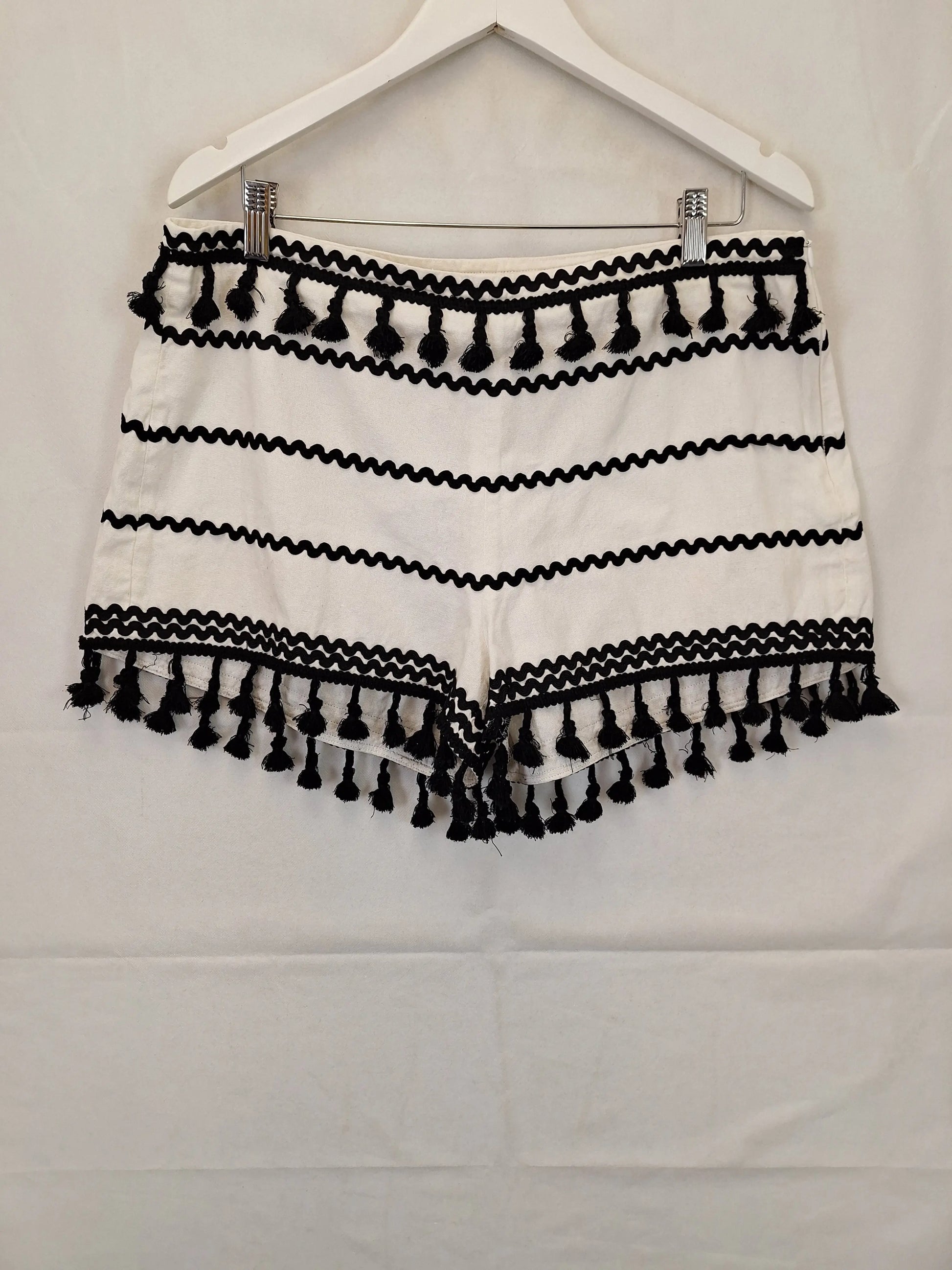 Seed Zig Zag & Tassel Tailored Shorts Size 14 by SwapUp-Online Second Hand Store-Online Thrift Store
