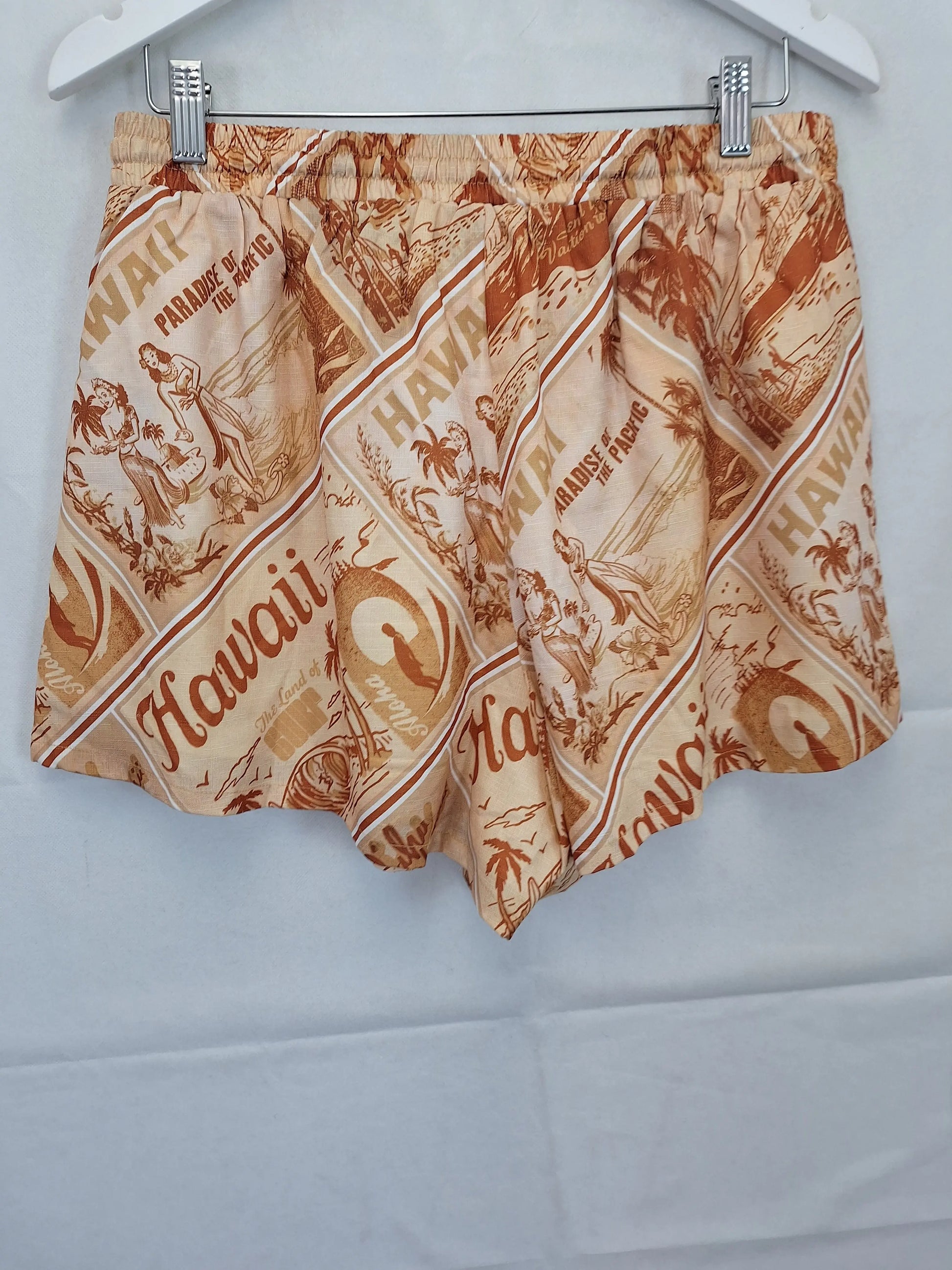 Seven Wonders Vacation Basic Shorts Size XL by SwapUp-Online Second Hand Store-Online Thrift Store