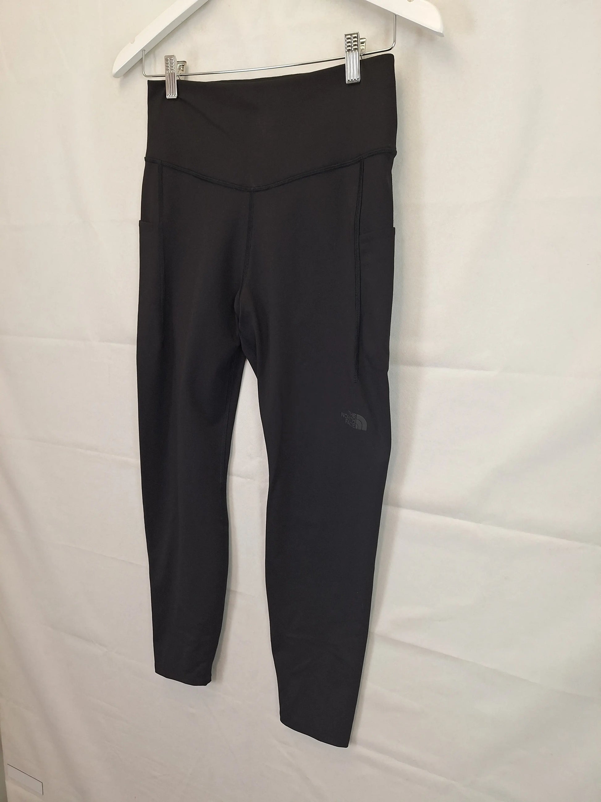 https://swapup.com.au/cdn/shop/files/The-North-Face-Midline-Active-Leggings-Size-XL-by-SwapUp-Online-Second-Hand-Store-Thrift-Store-Op-Shop-19646611.jpg?v=1698969680&width=1946